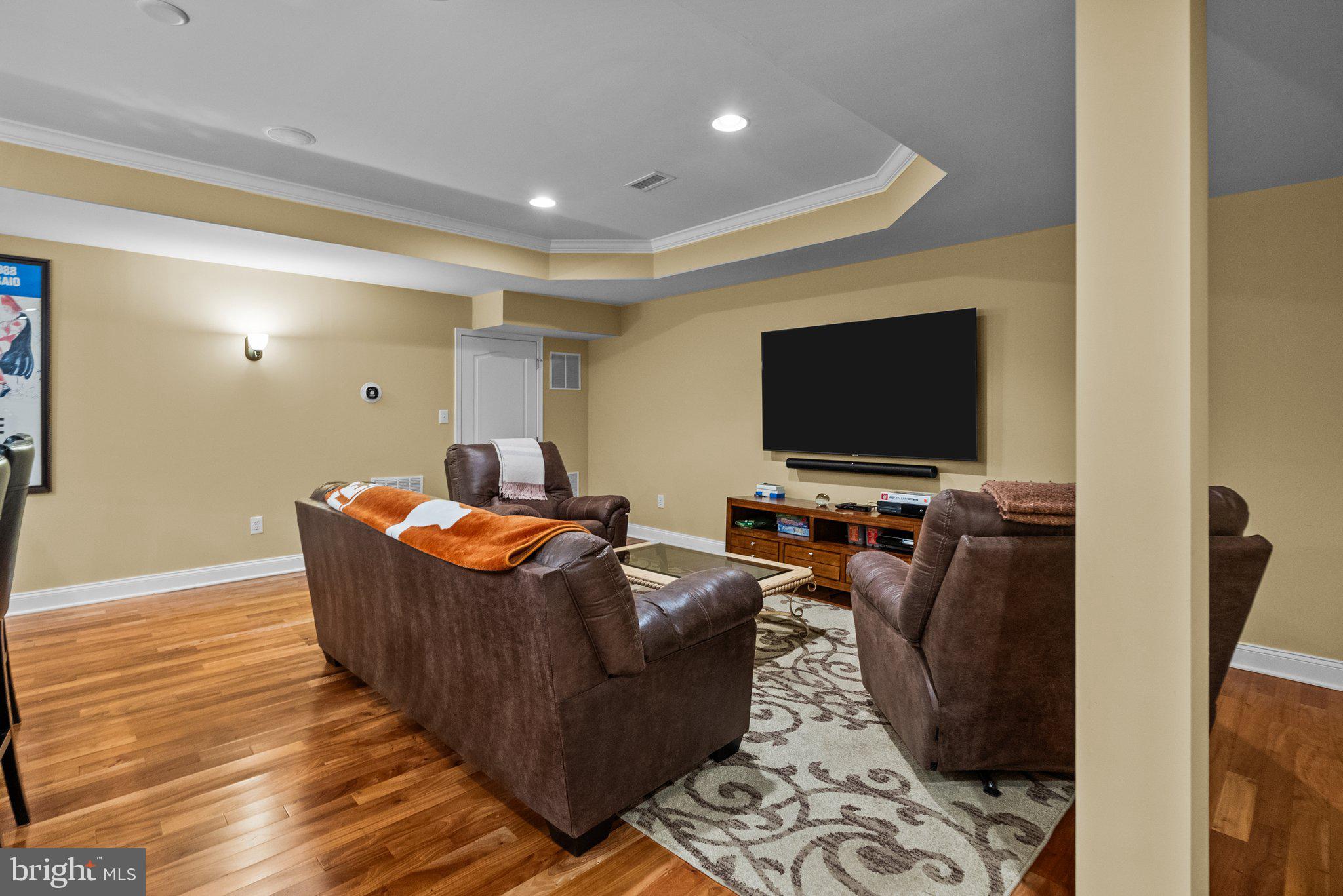 NEWTOWN WALK - Residential