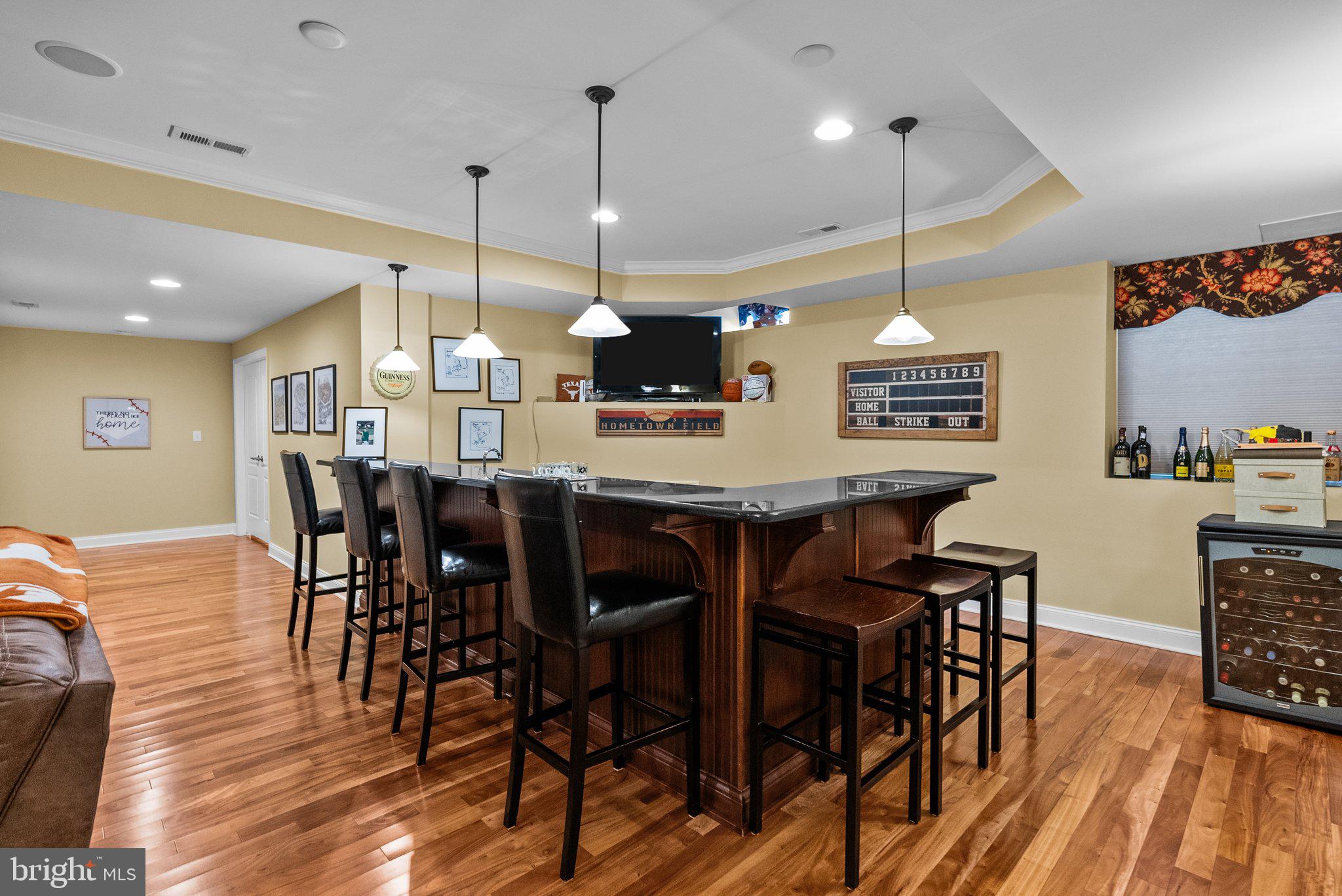 NEWTOWN WALK - Residential