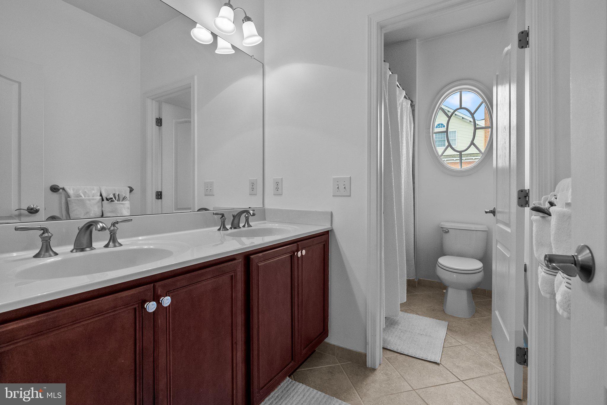 NEWTOWN WALK - Residential