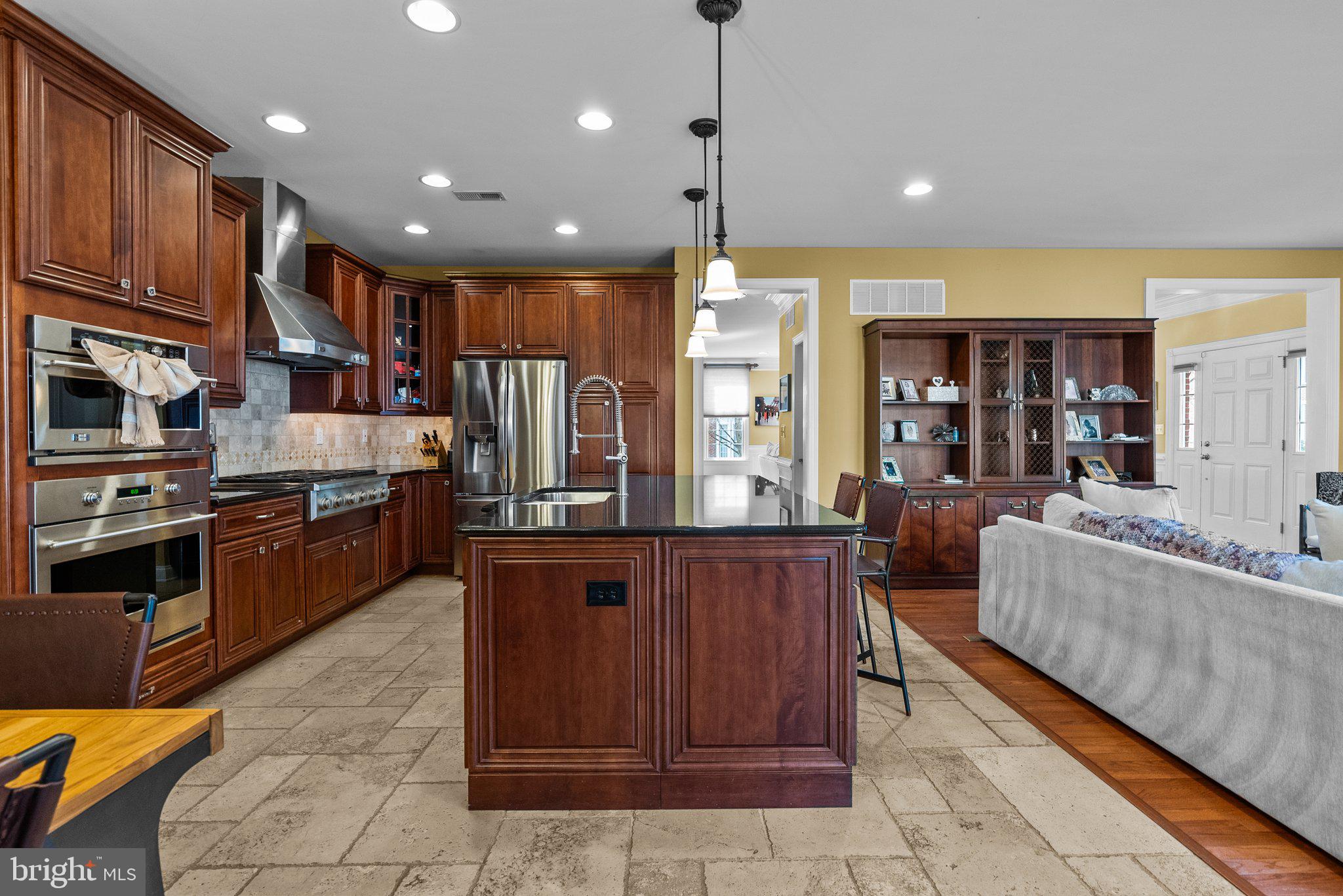 NEWTOWN WALK - Residential