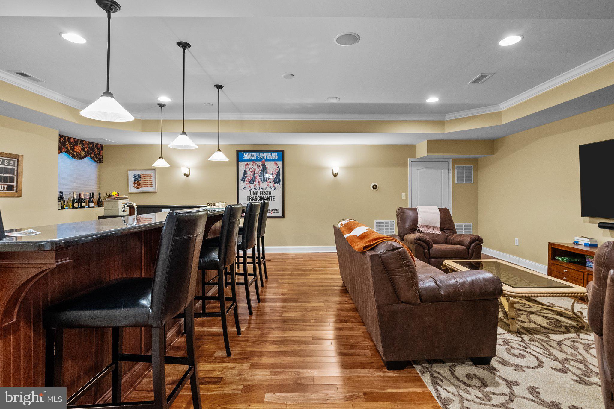 NEWTOWN WALK - Residential