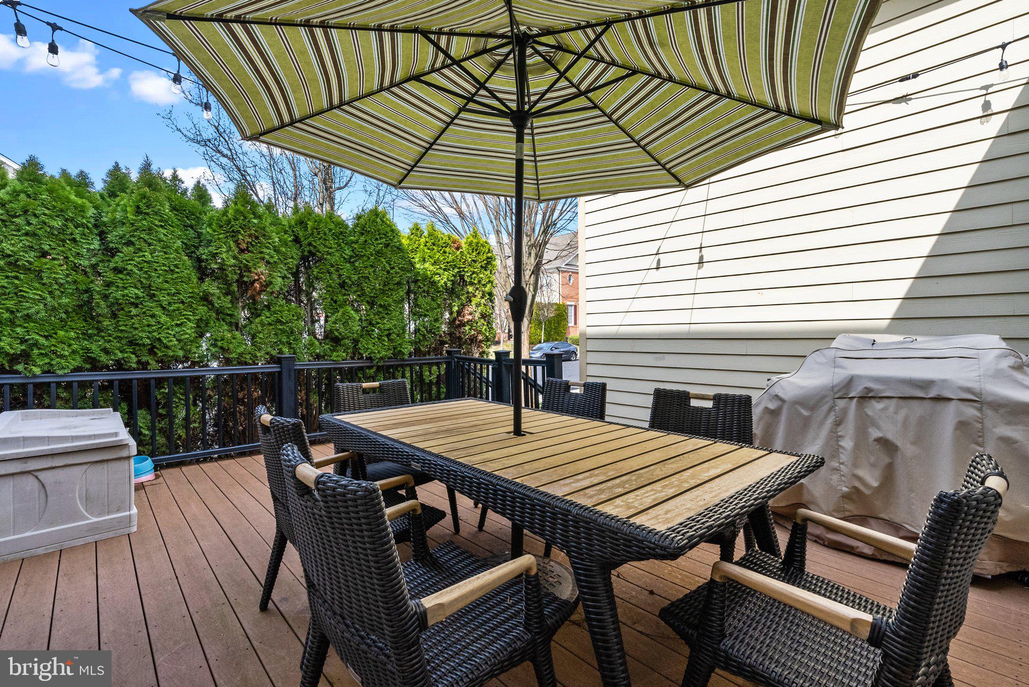 NEWTOWN WALK - Residential