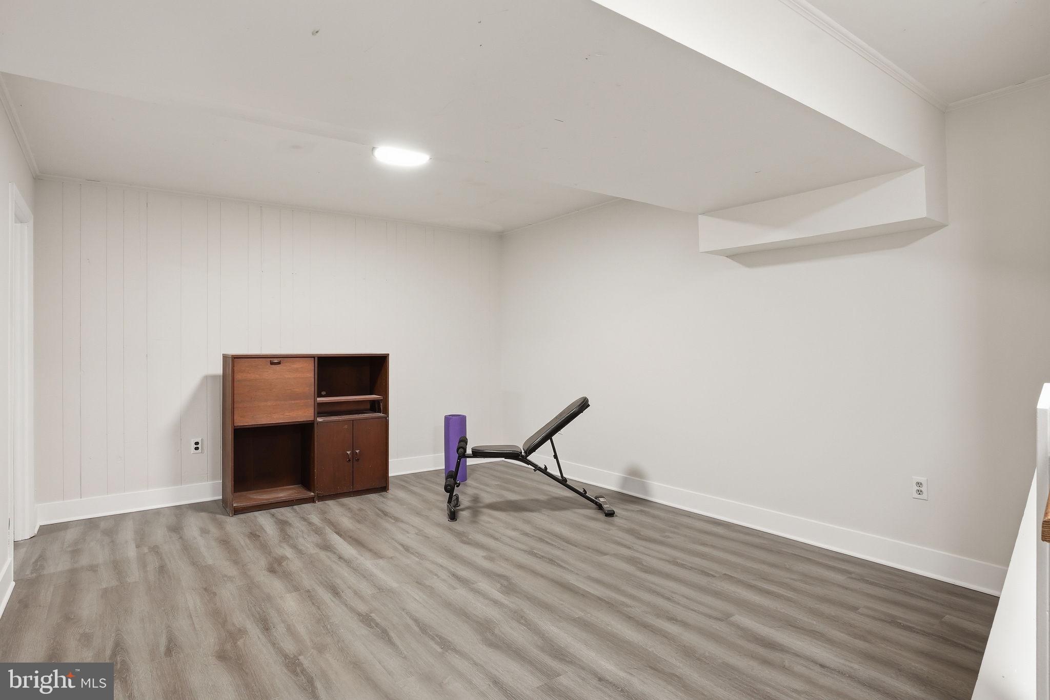 COLLEGE MANOR - Residential