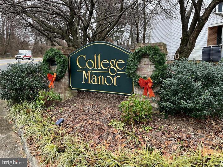 COLLEGE MANOR - Residential