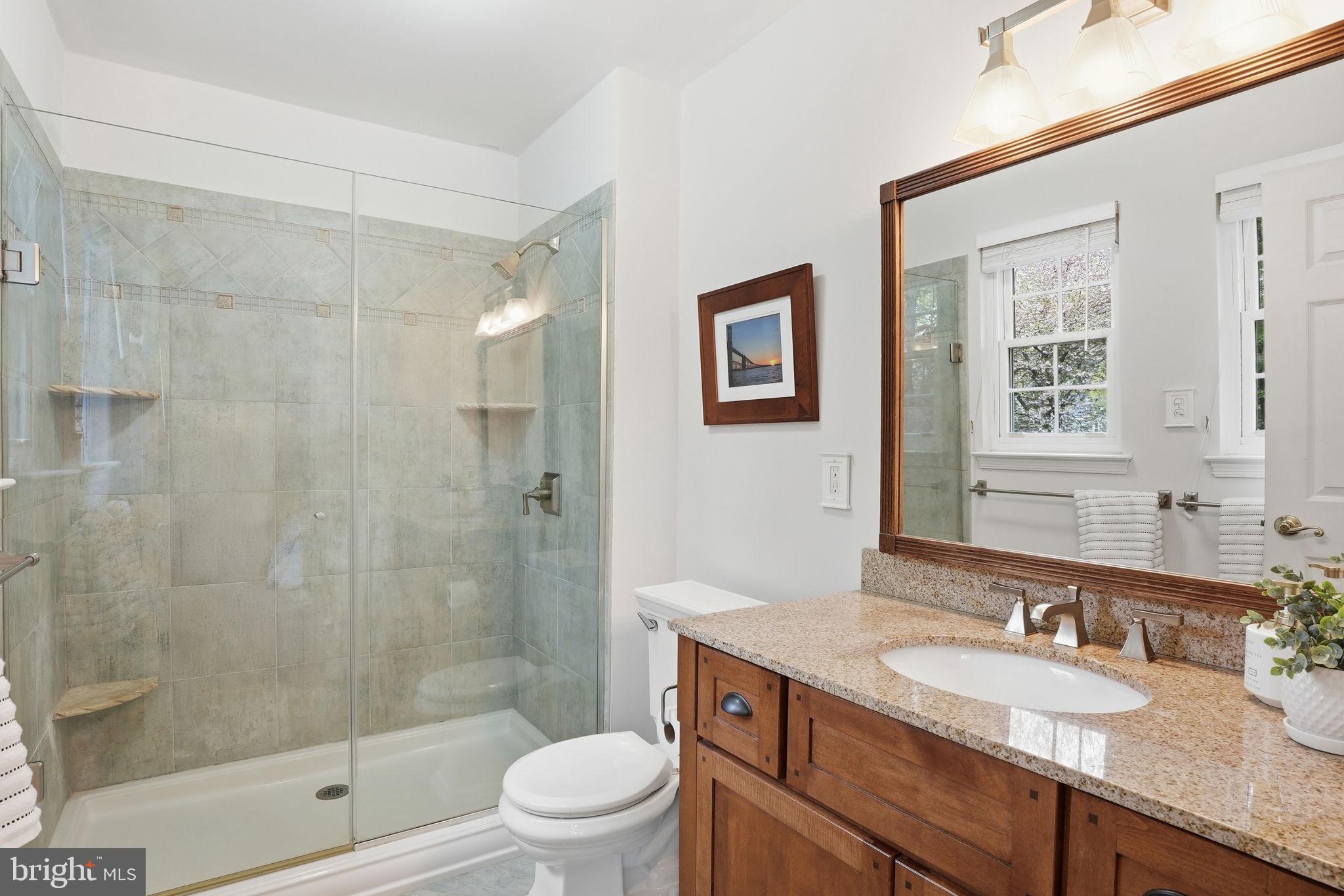 COLLEGE MANOR - Residential