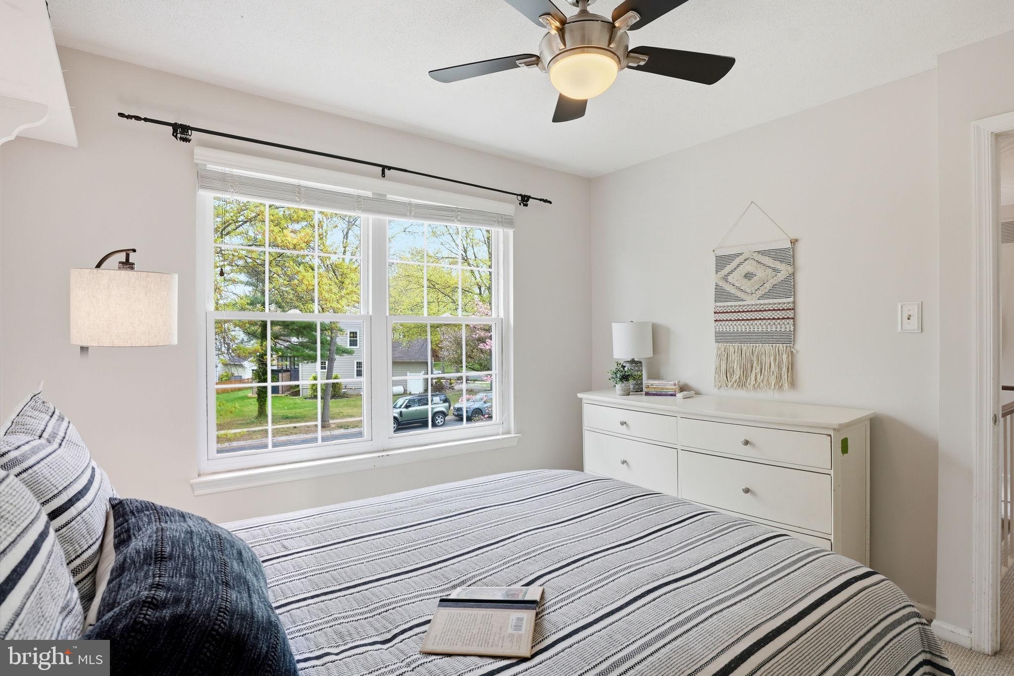 COLLEGE MANOR - Residential