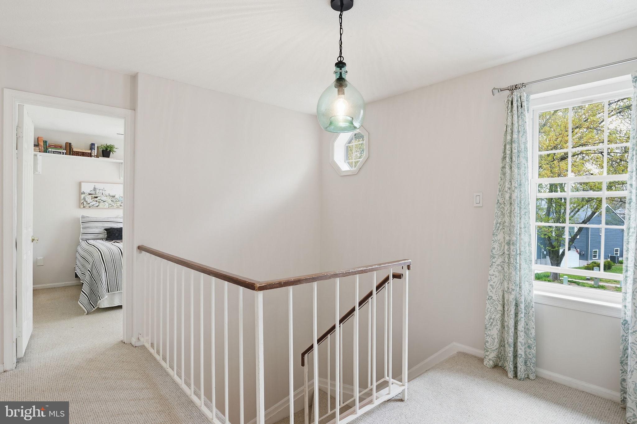 COLLEGE MANOR - Residential