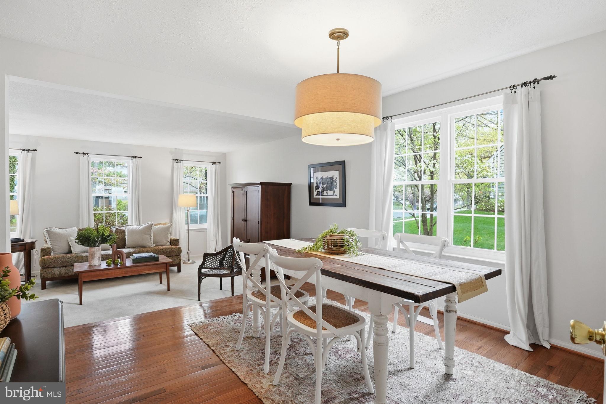 COLLEGE MANOR - Residential