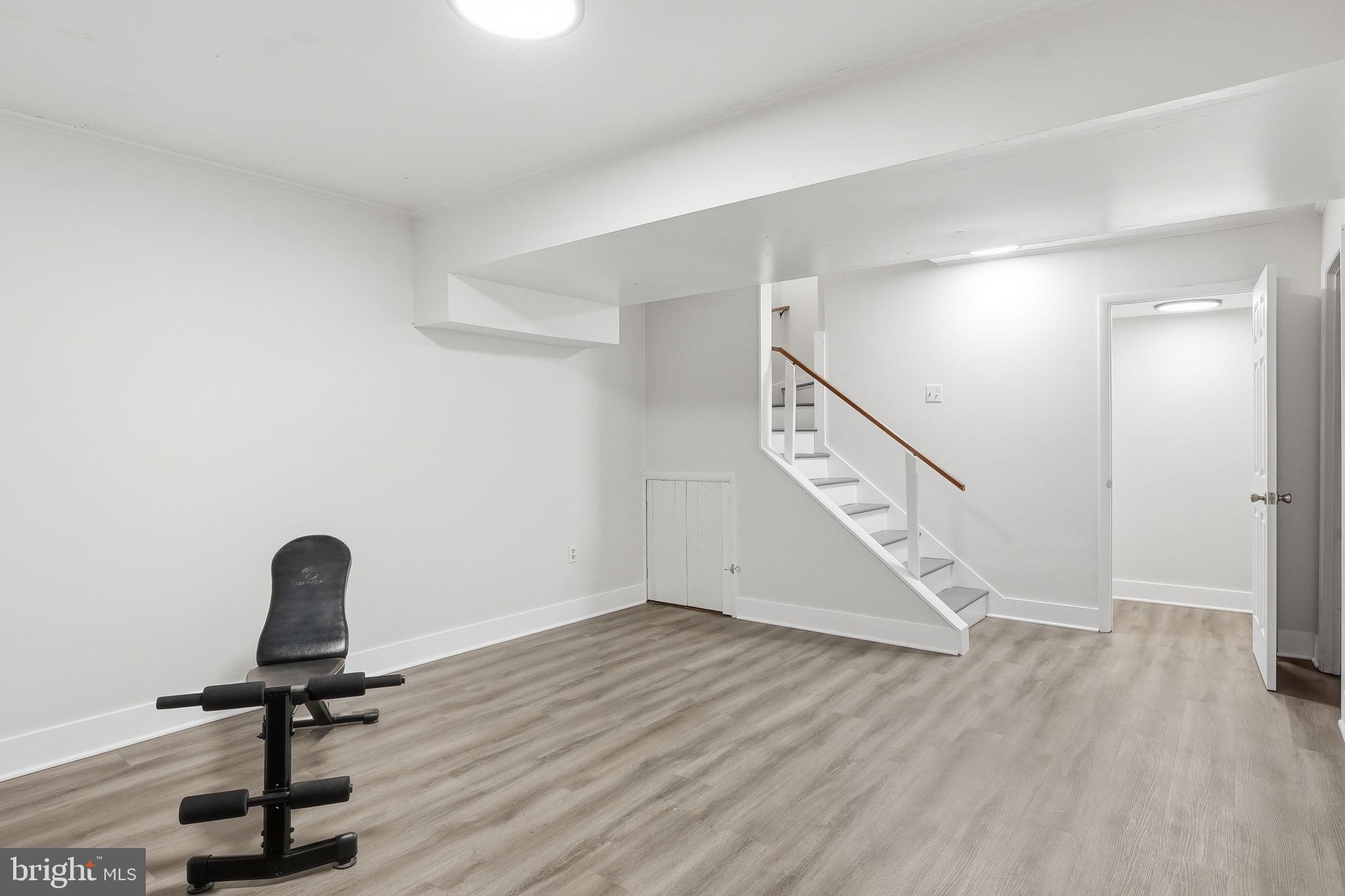 COLLEGE MANOR - Residential