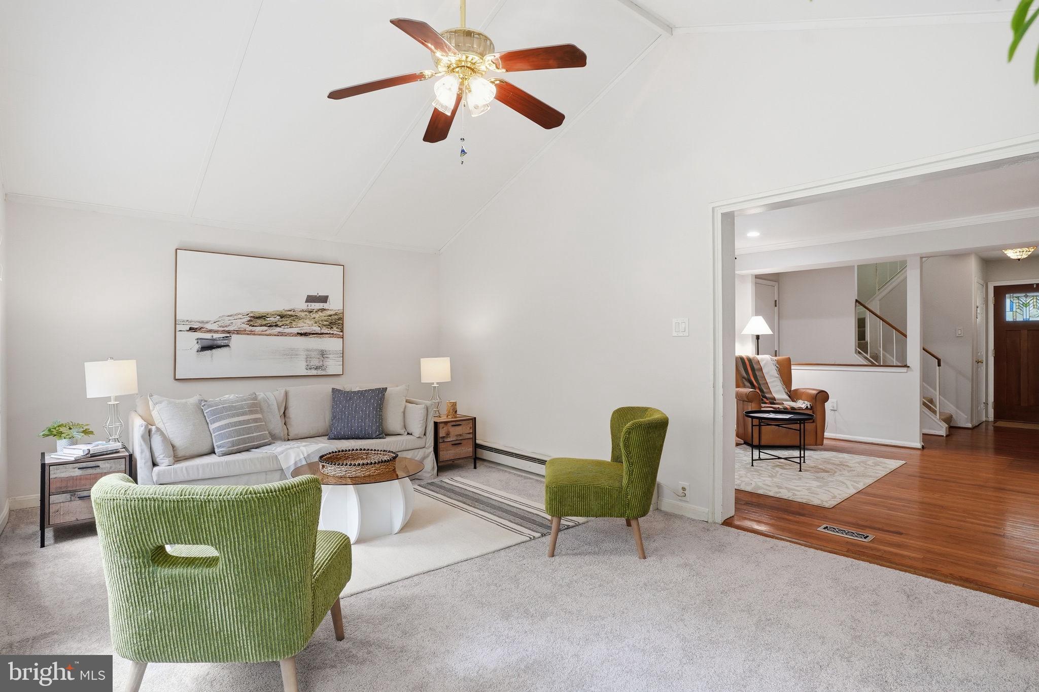 COLLEGE MANOR - Residential