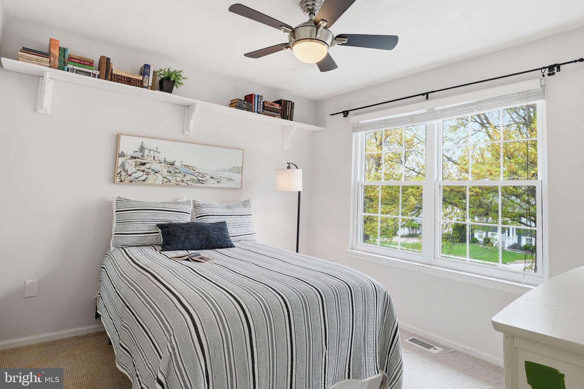 COLLEGE MANOR - Residential