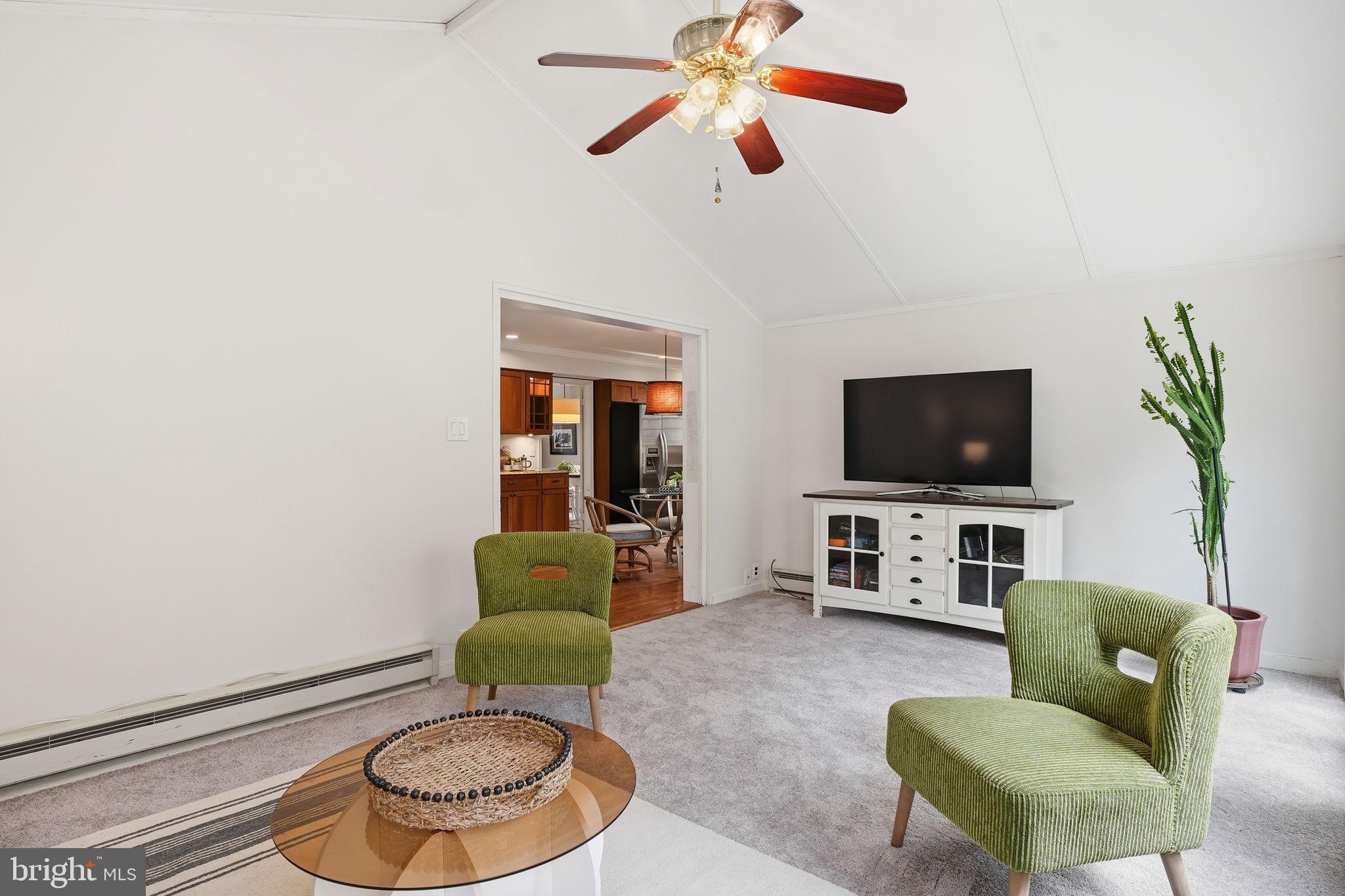 COLLEGE MANOR - Residential