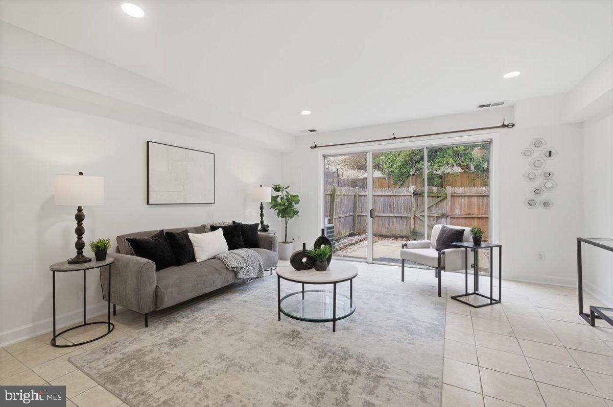 8141 KINGSWAY COURT 289