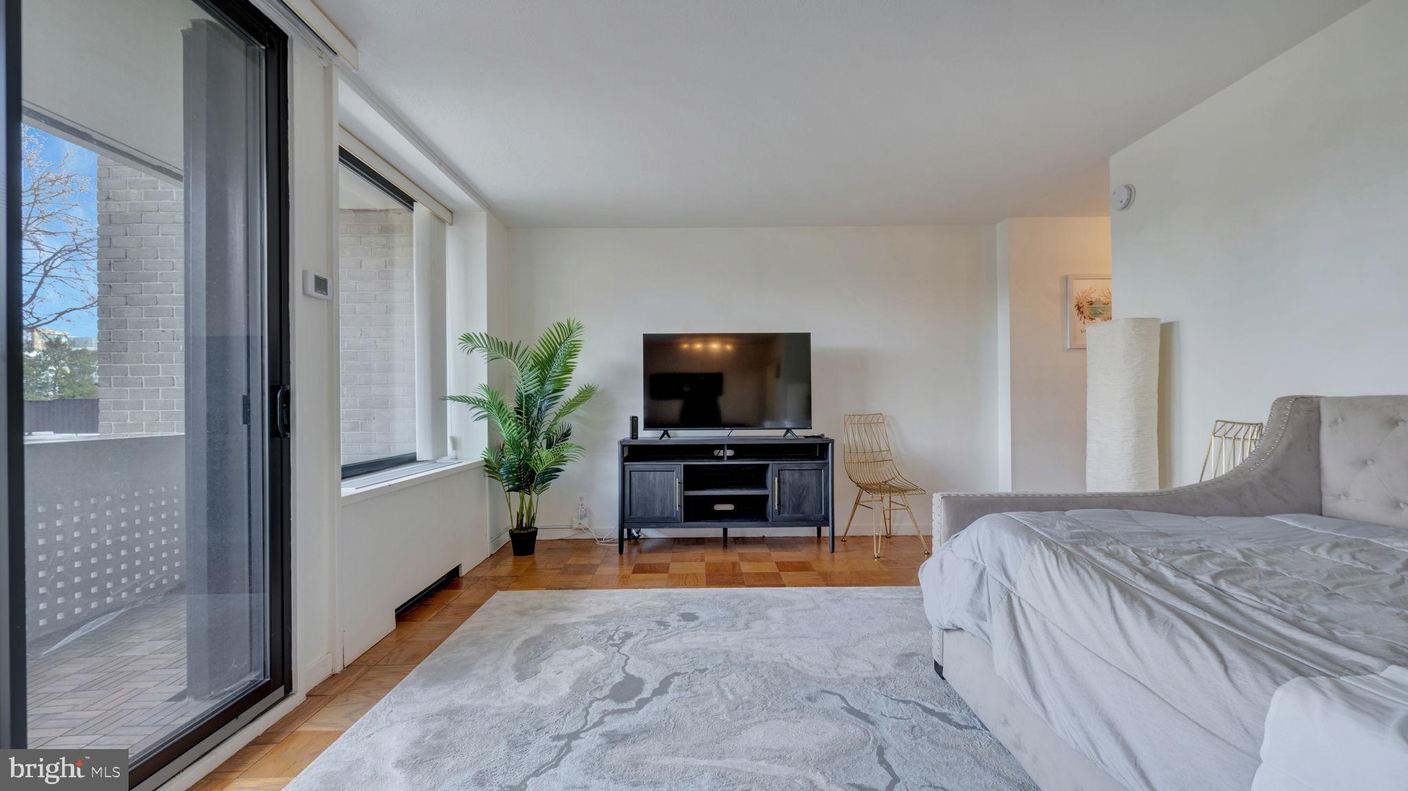 490 M STREET SW W110