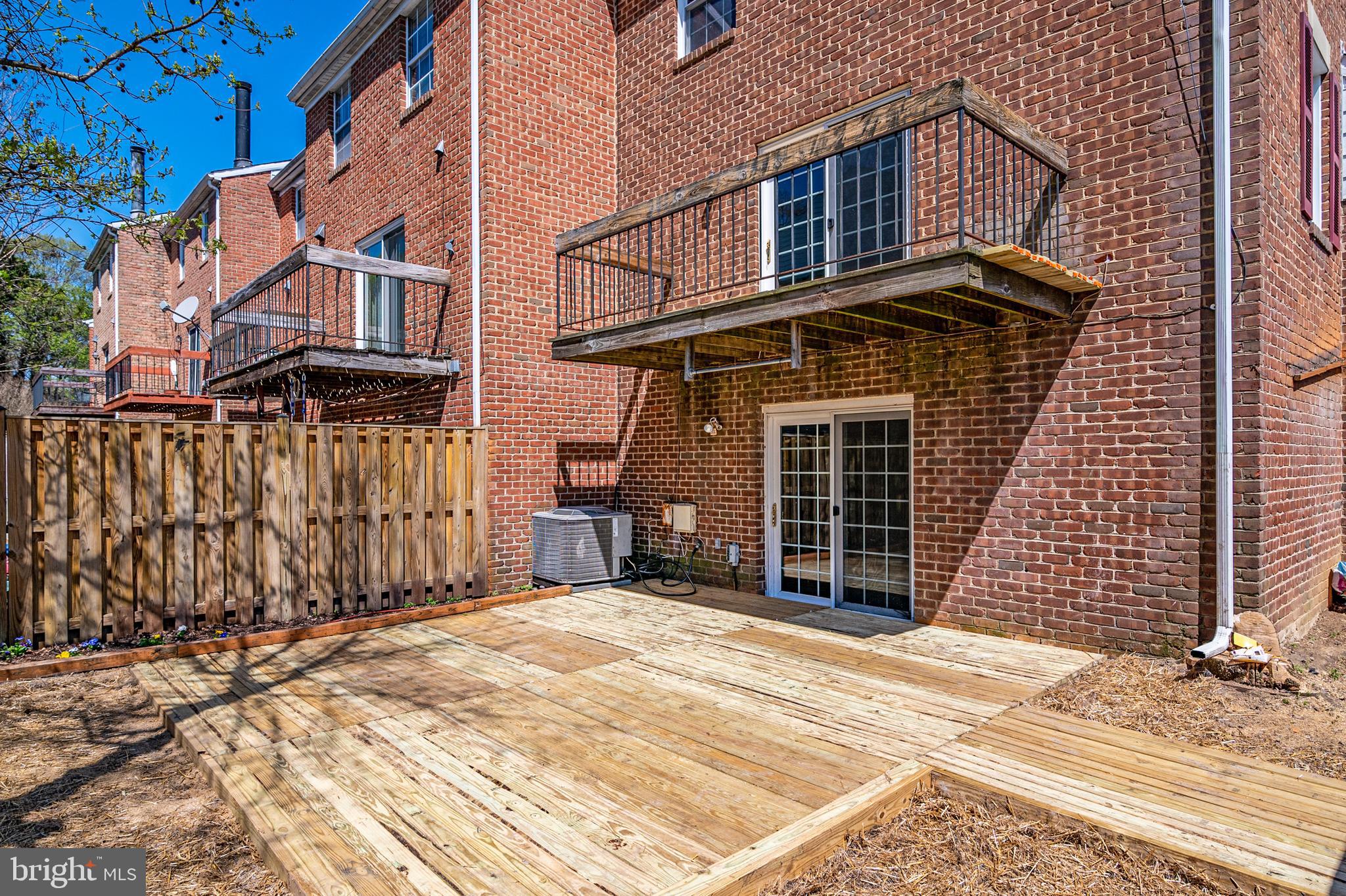 CHARING CROSS - Residential Lease