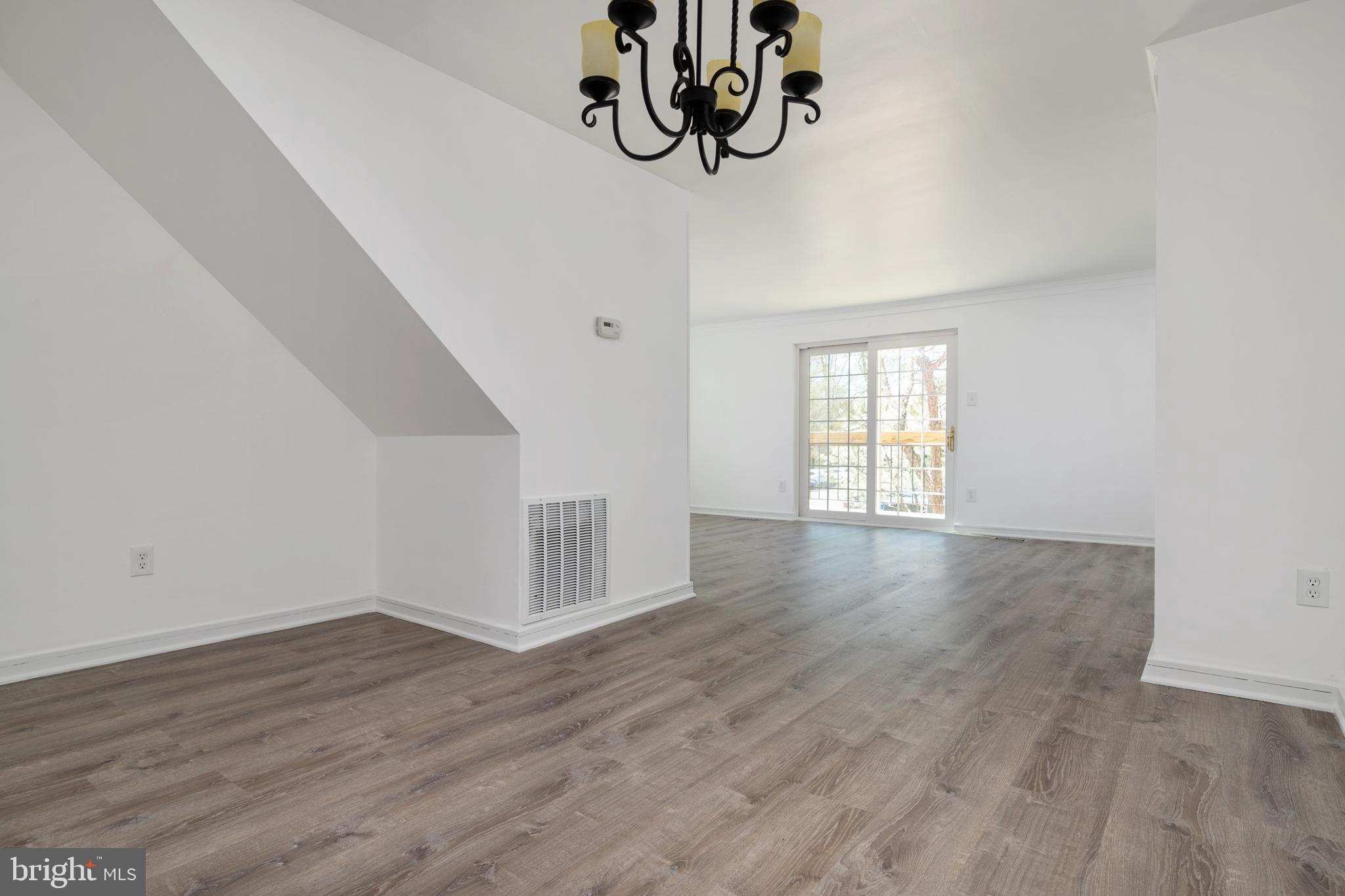 CHARING CROSS - Residential Lease