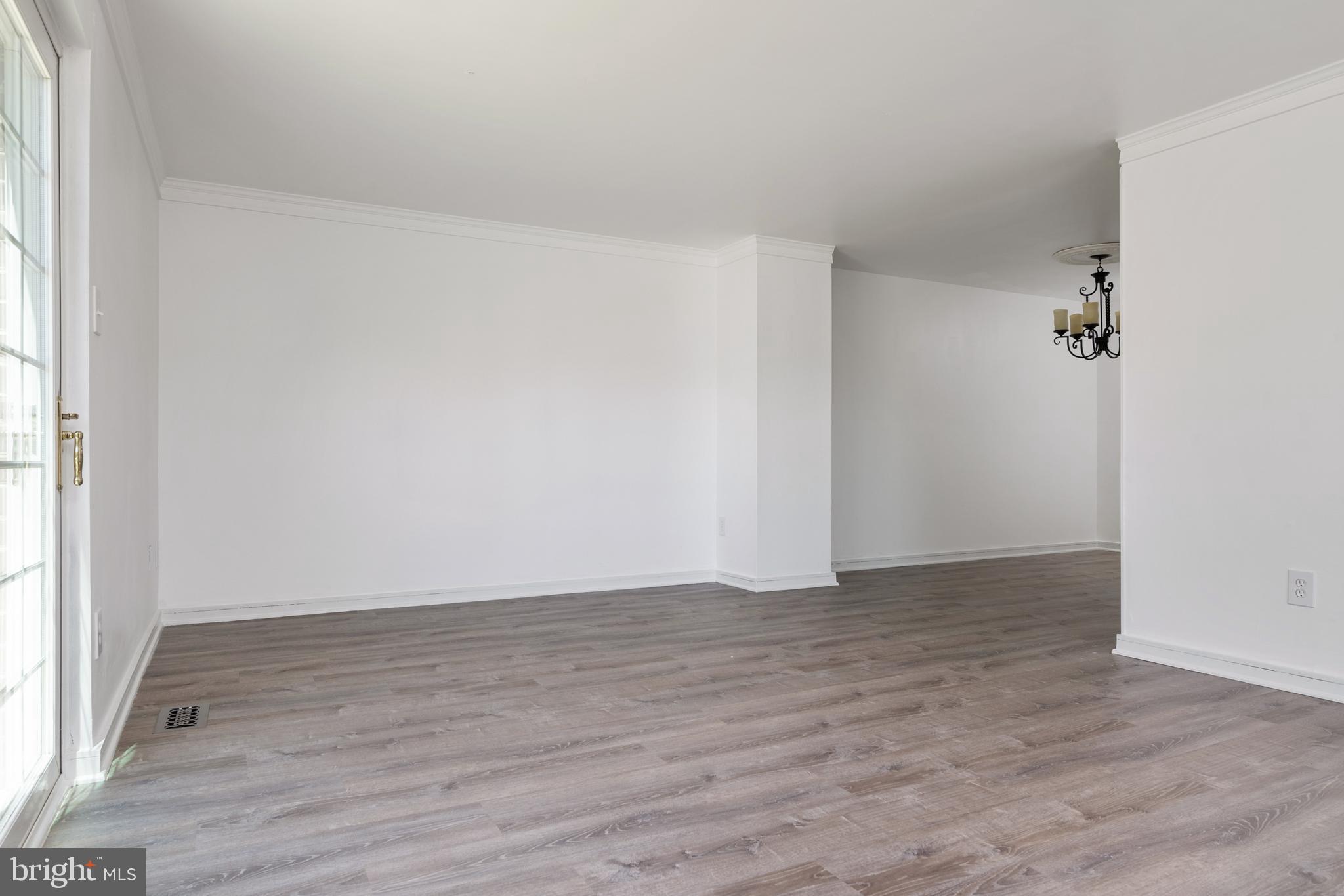 CHARING CROSS - Residential Lease