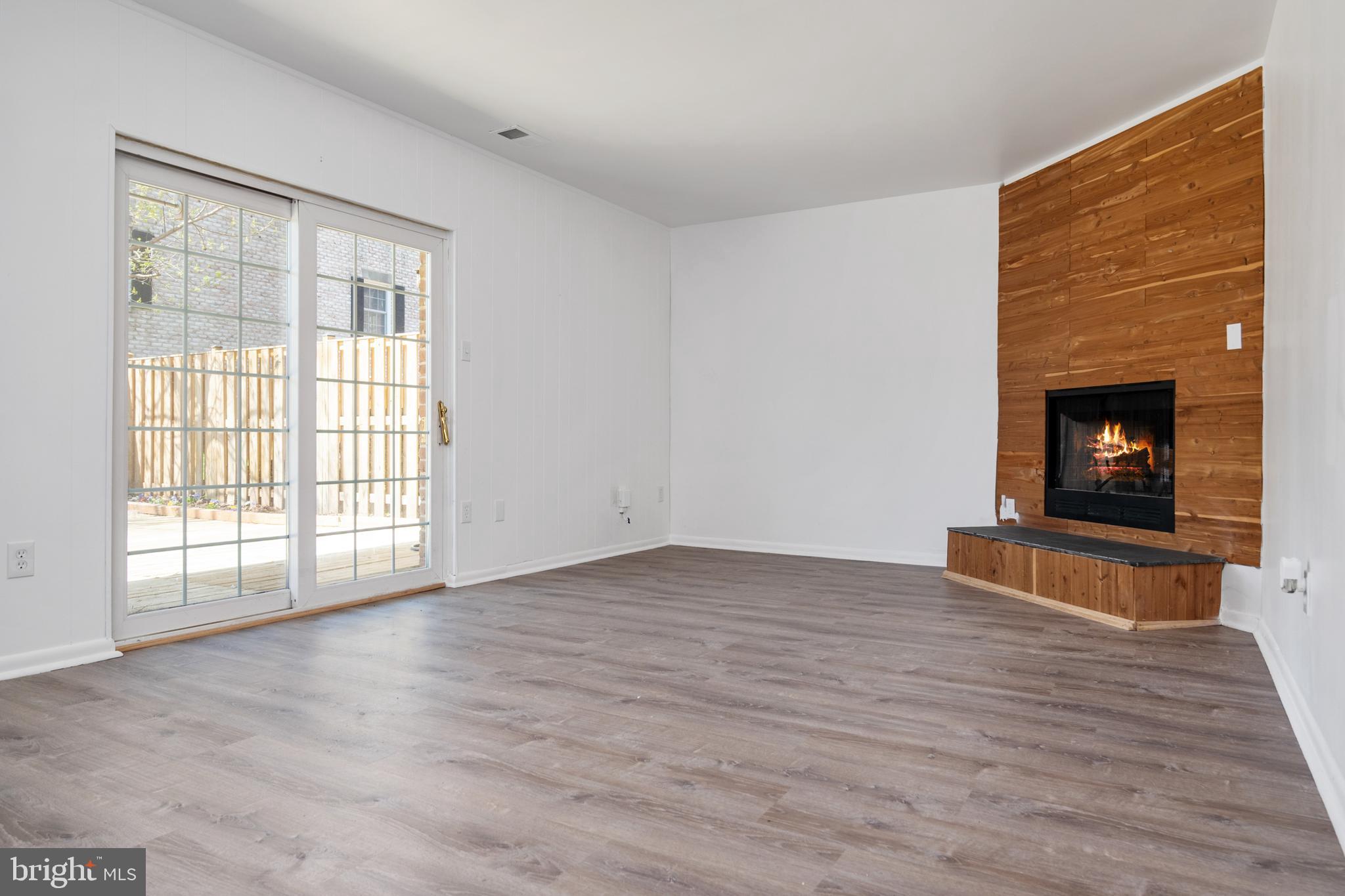 CHARING CROSS - Residential Lease