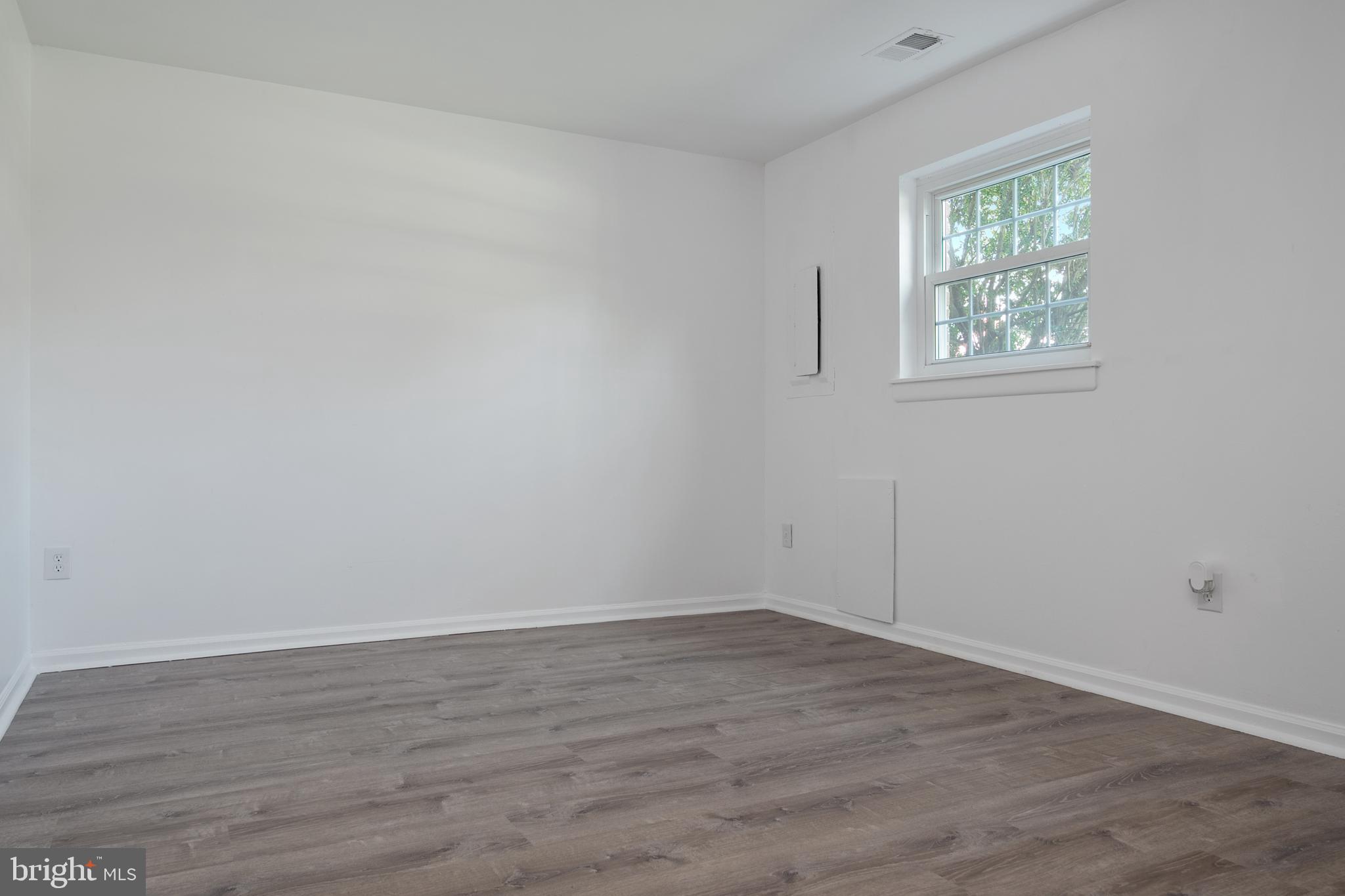 CHARING CROSS - Residential Lease