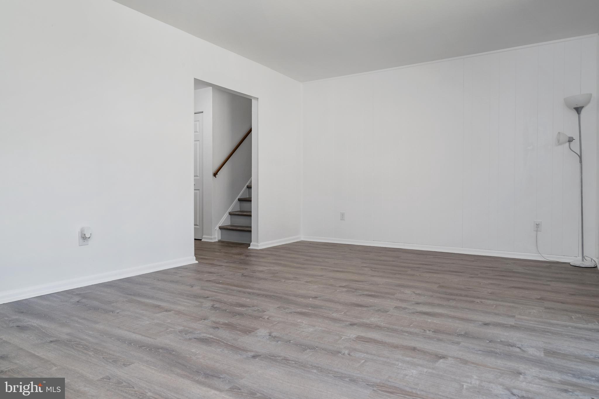 CHARING CROSS - Residential Lease