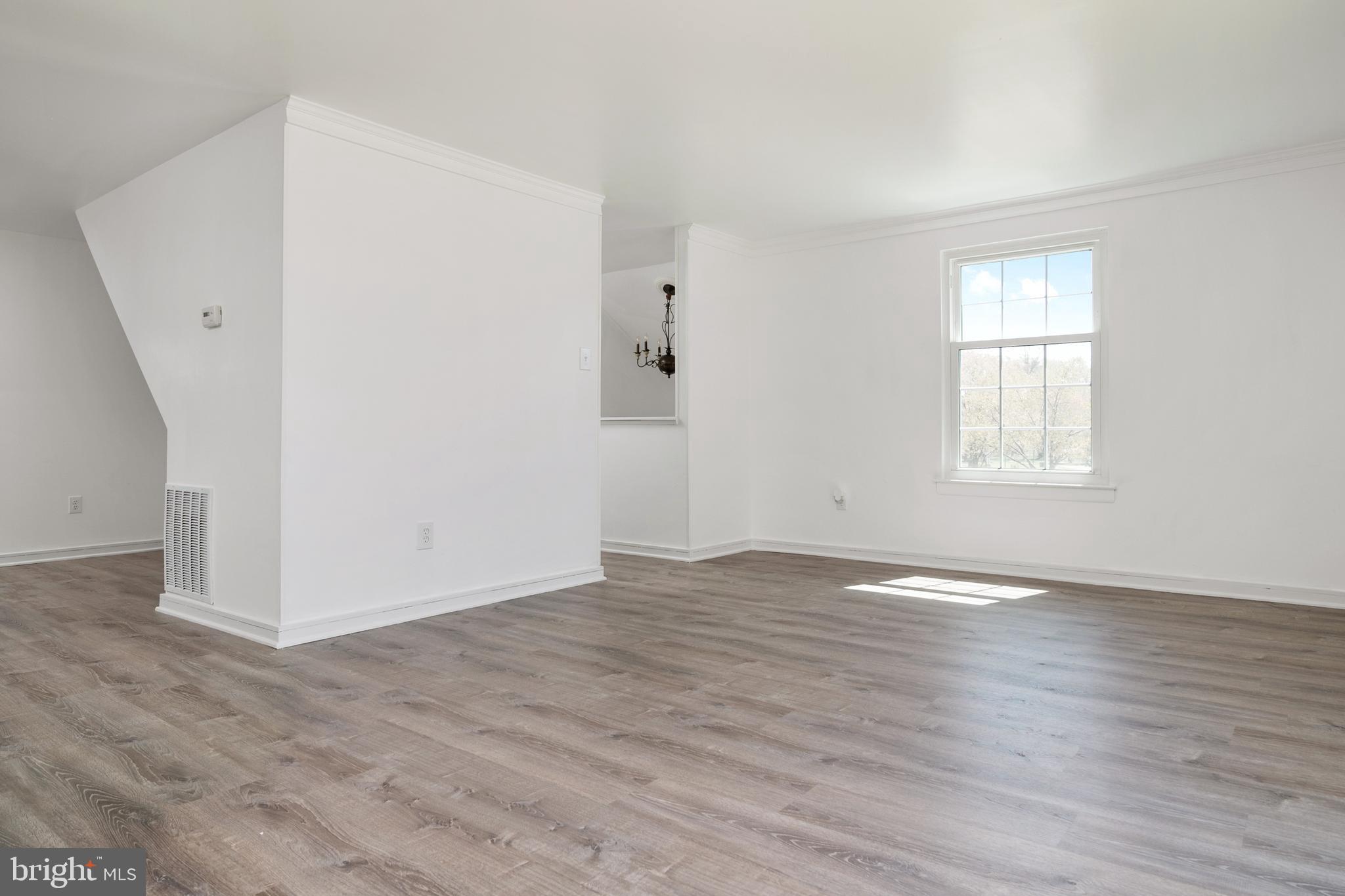 CHARING CROSS - Residential Lease