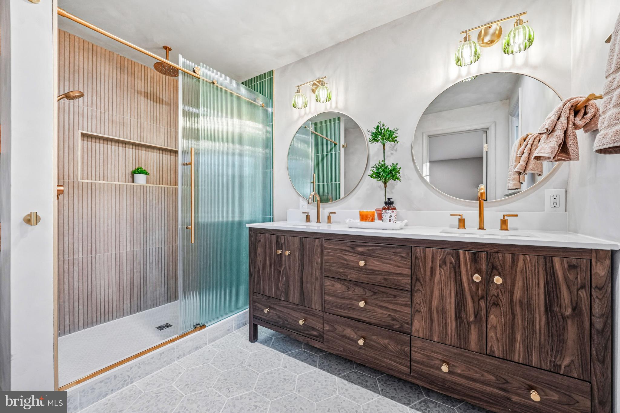 VALLEY FORGE MTN - Residential