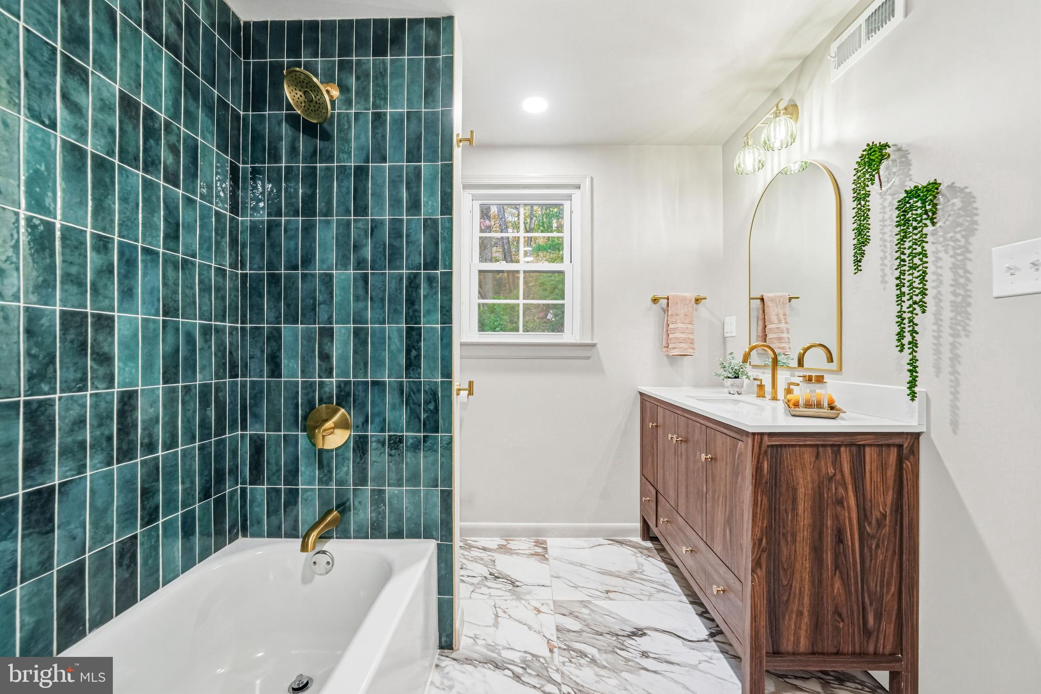 VALLEY FORGE MTN - Residential