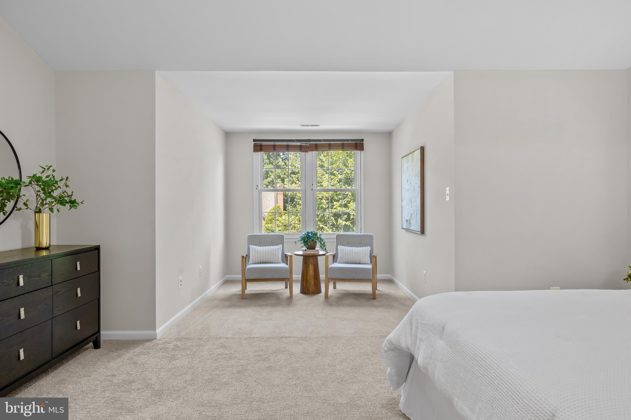 MONROE MANOR - Residential