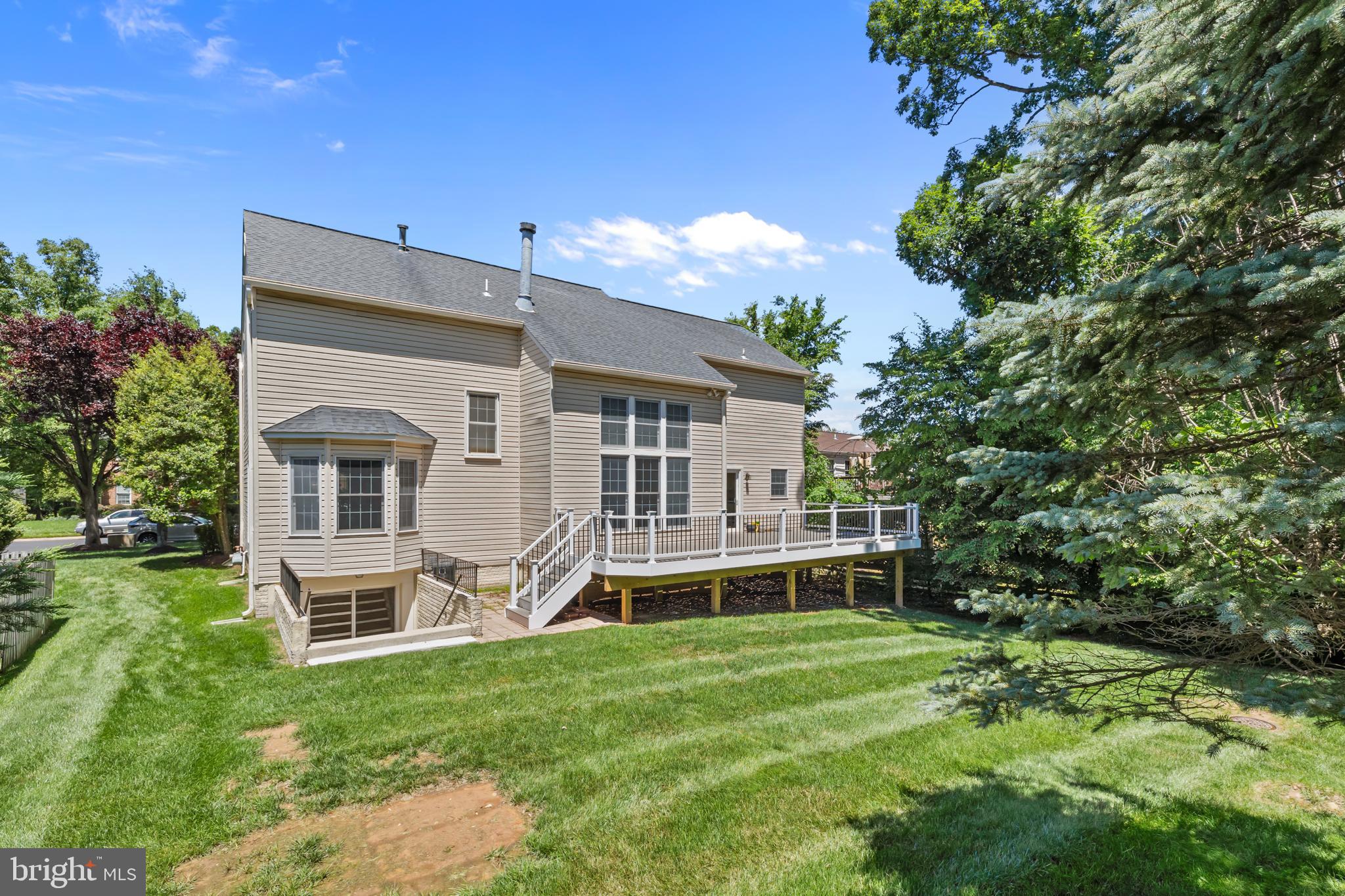 MONROE MANOR - Residential