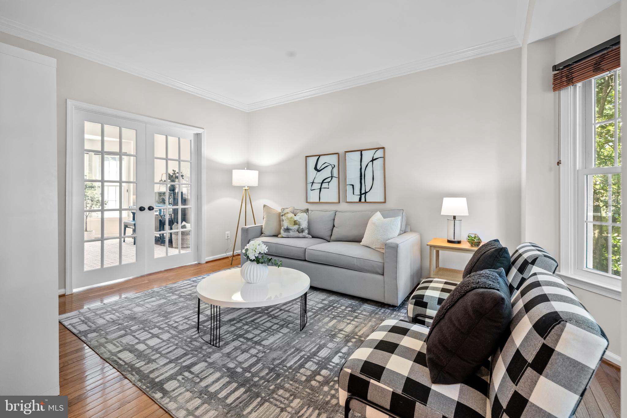 MONROE MANOR - Residential