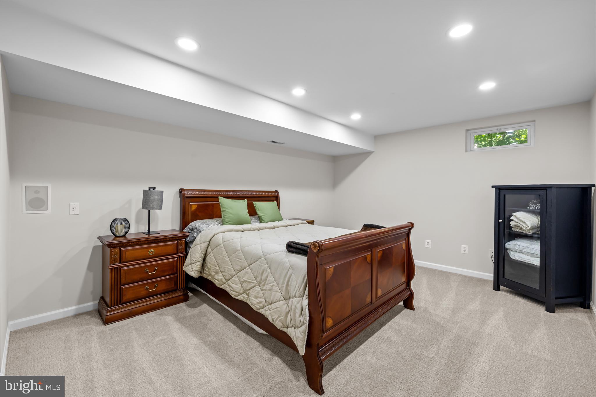 MONROE MANOR - Residential