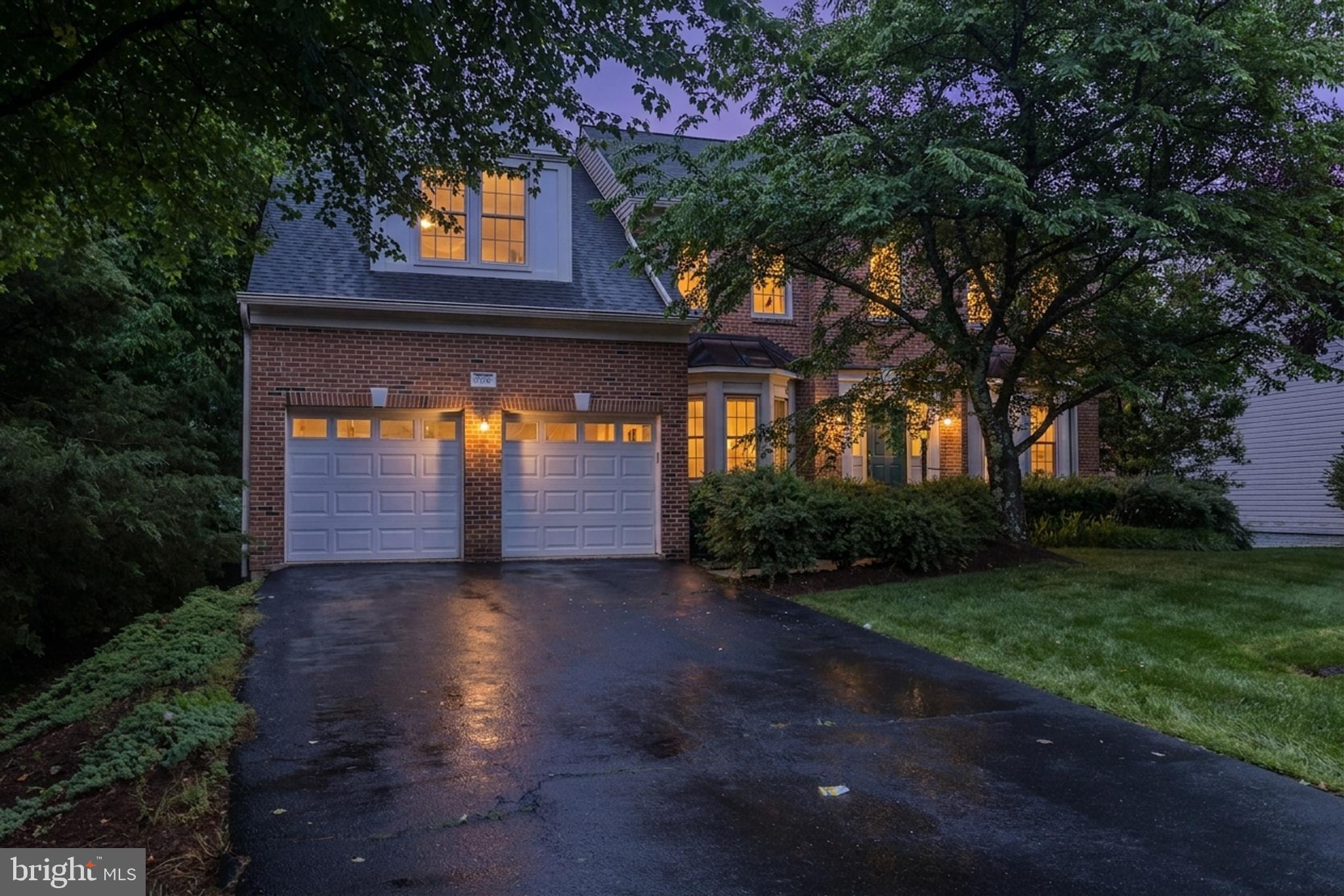 MONROE MANOR - Residential