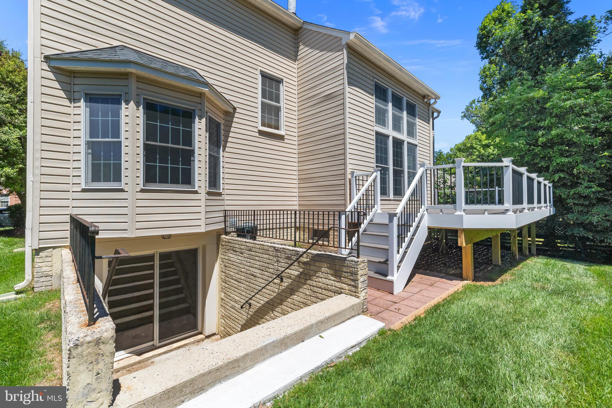 MONROE MANOR - Residential