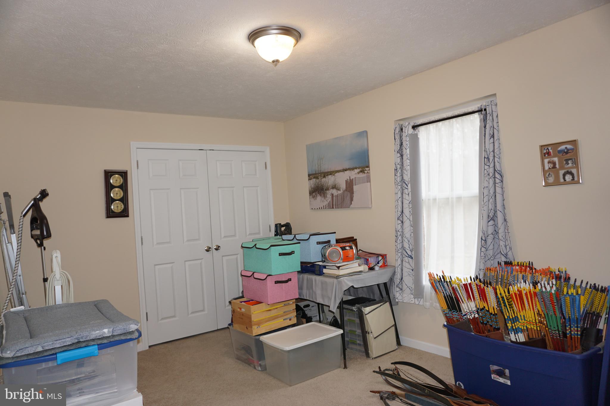 EMERALD LAKES - Residential