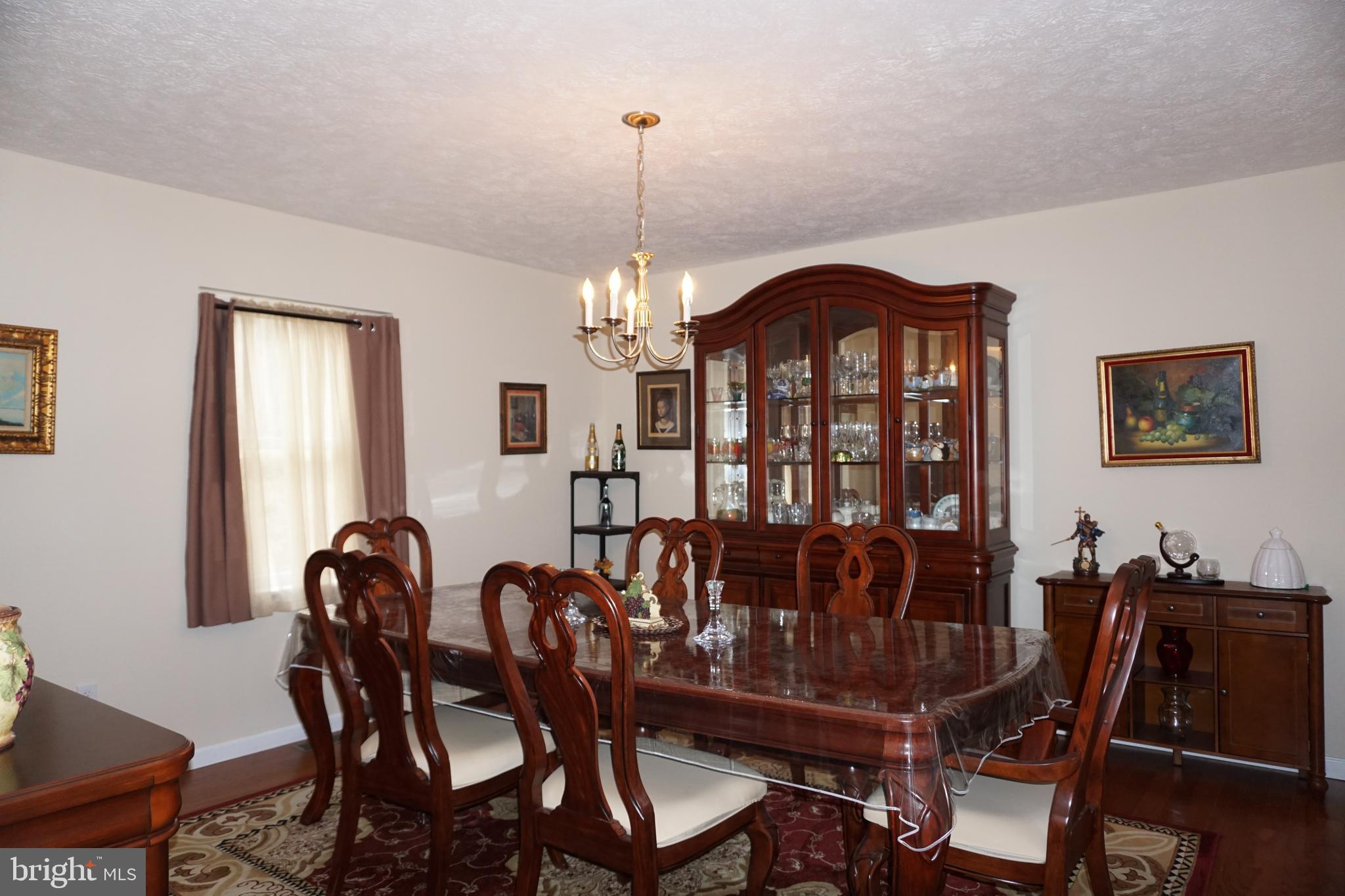 EMERALD LAKES - Residential