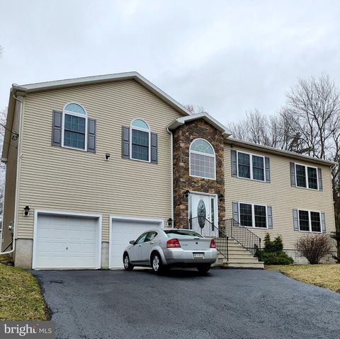 1342 CLOVER ROAD LONG POND PA 18334