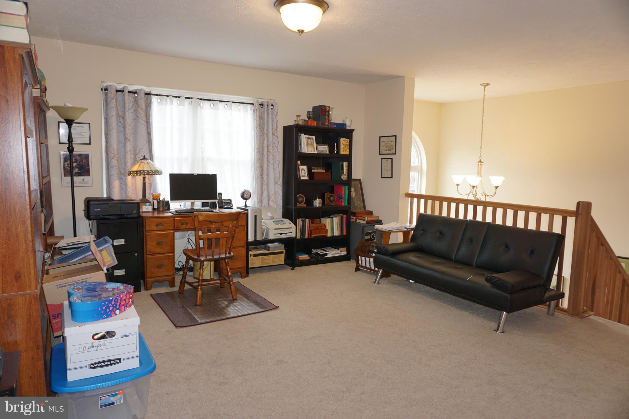 EMERALD LAKES - Residential