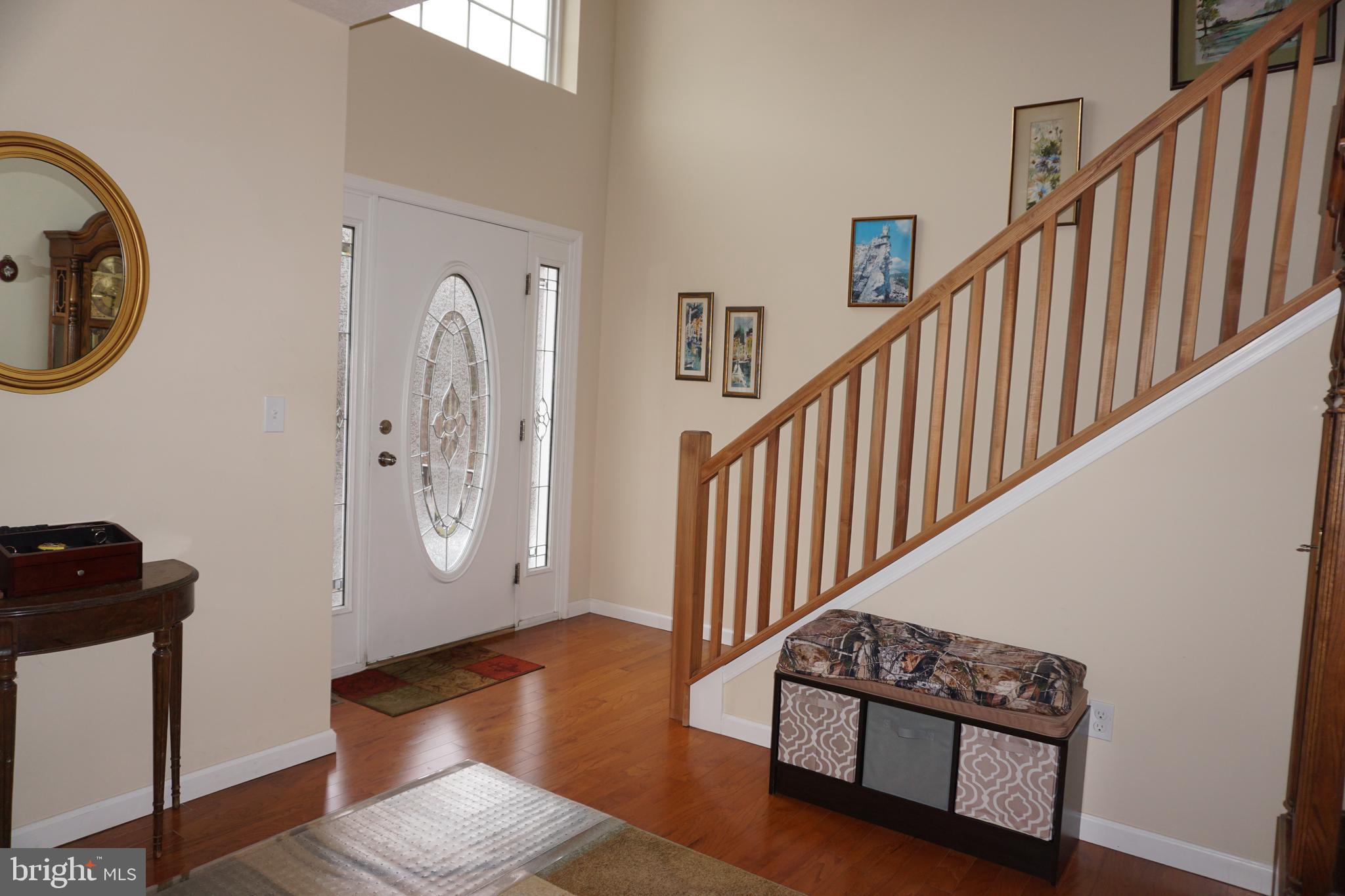 EMERALD LAKES - Residential