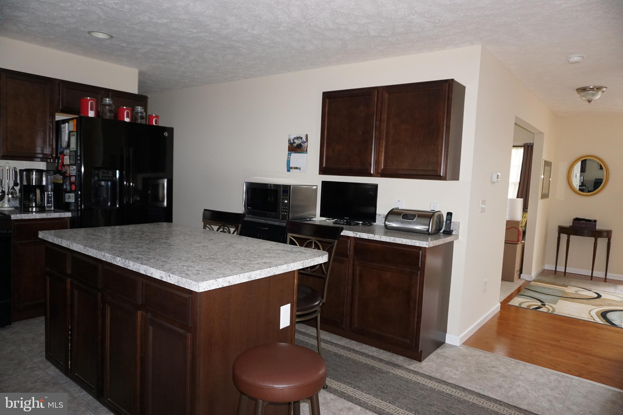 EMERALD LAKES - Residential