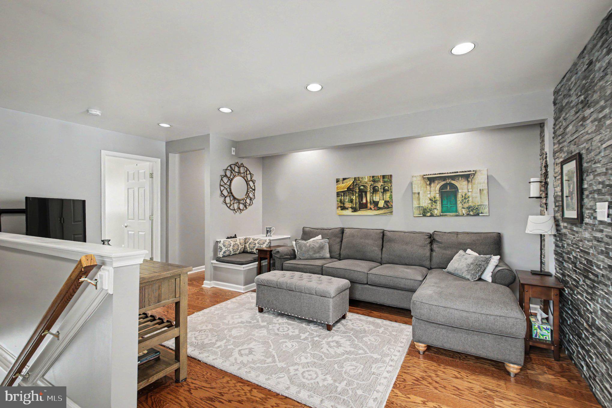 DALE CITY - Residential