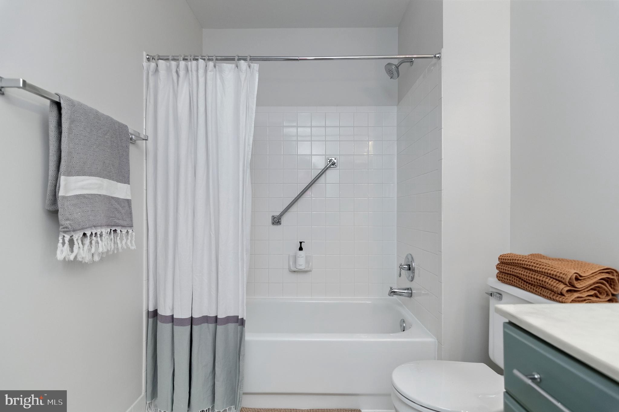 FAIRFAX HEIGHTS - Residential