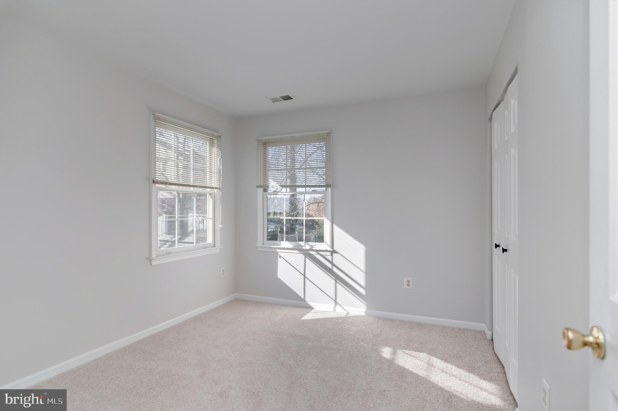 FAIRFAX HEIGHTS - Residential