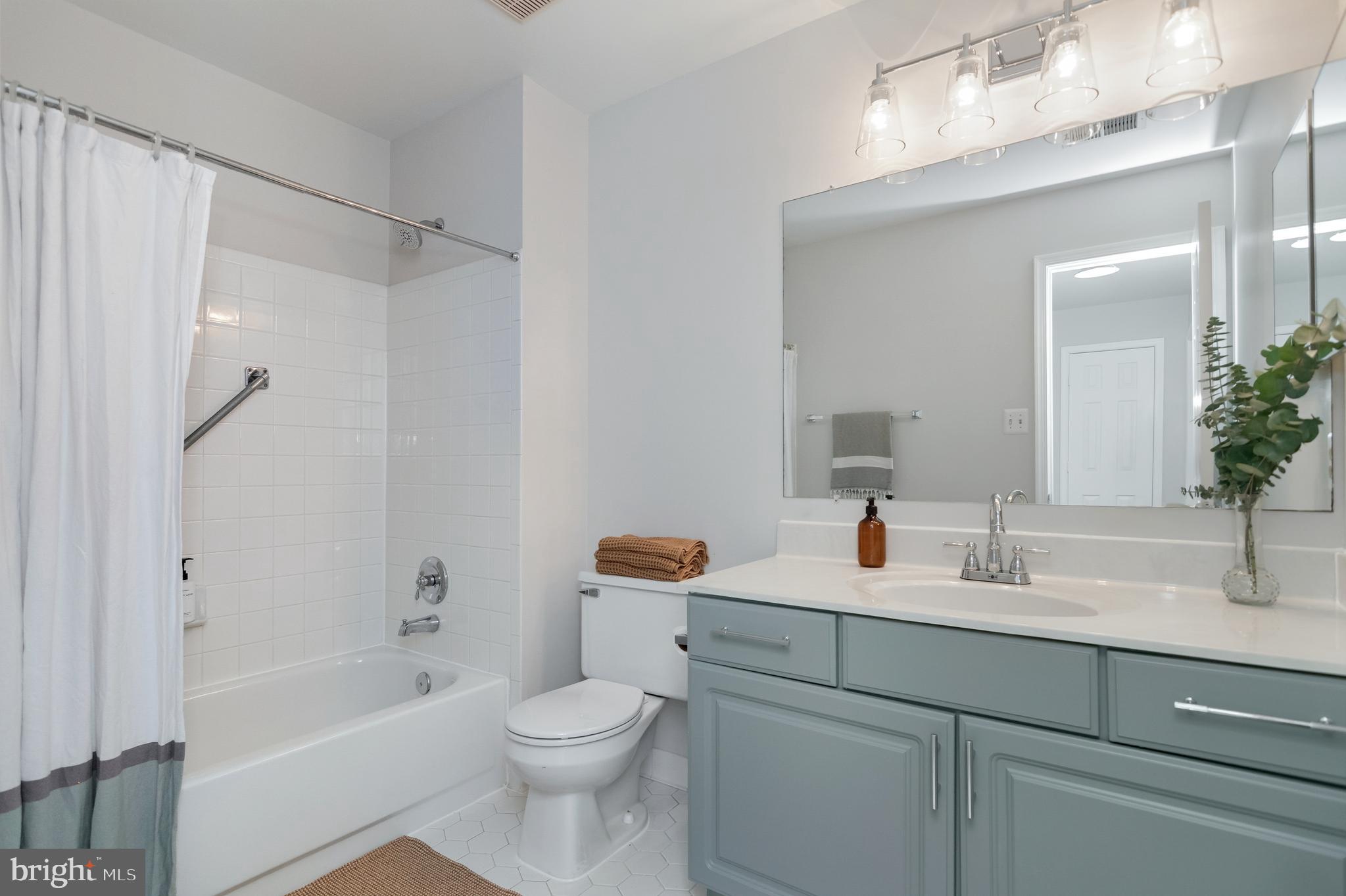 FAIRFAX HEIGHTS - Residential