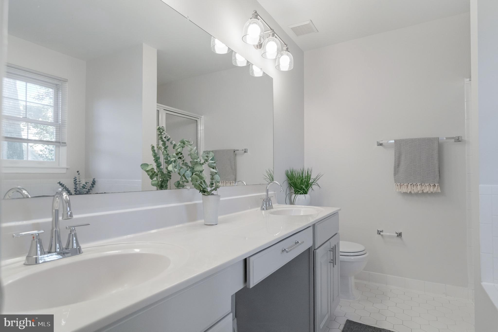 FAIRFAX HEIGHTS - Residential