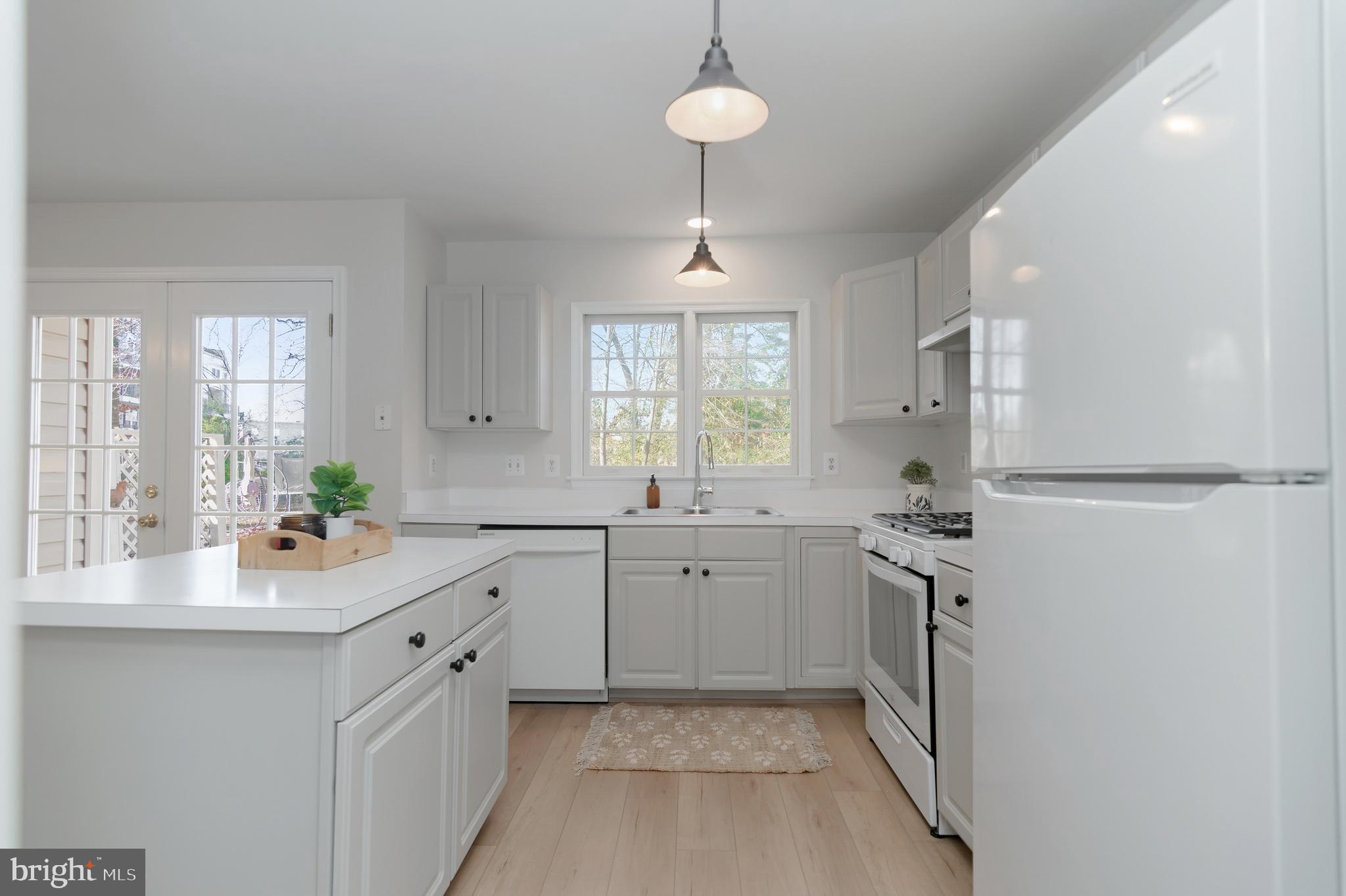 FAIRFAX HEIGHTS - Residential