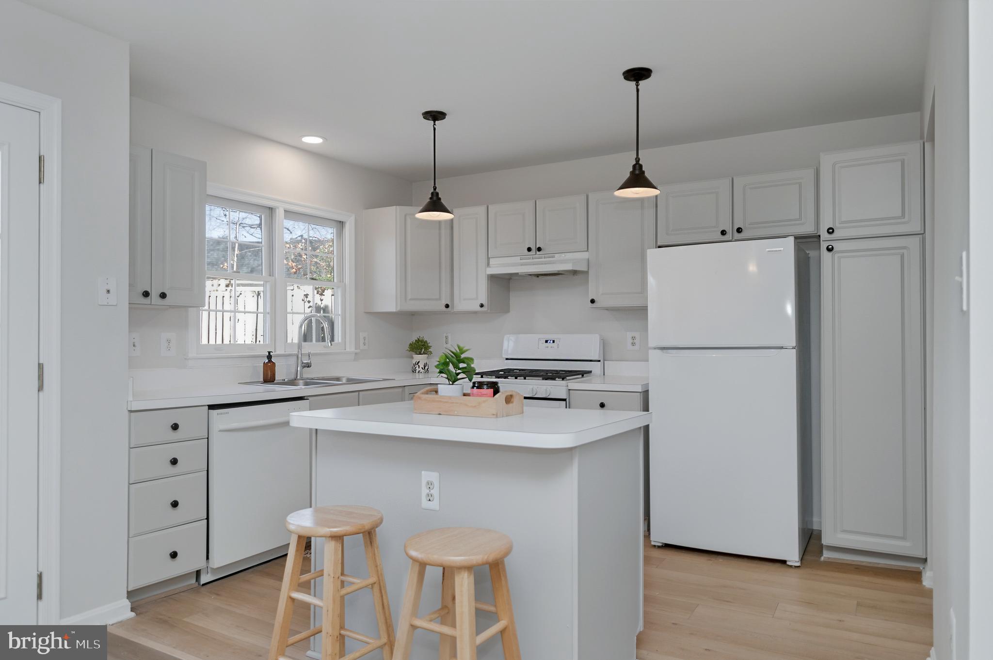 FAIRFAX HEIGHTS - Residential