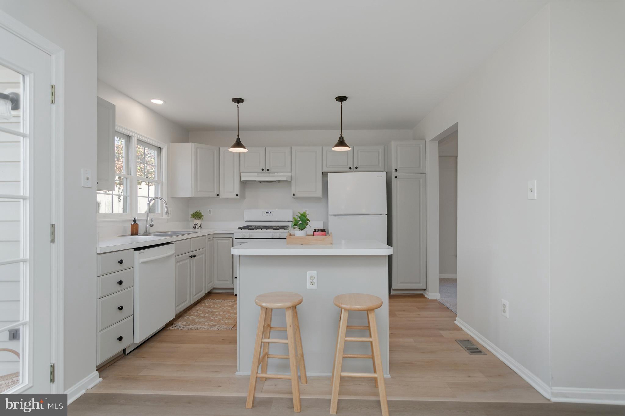 FAIRFAX HEIGHTS - Residential