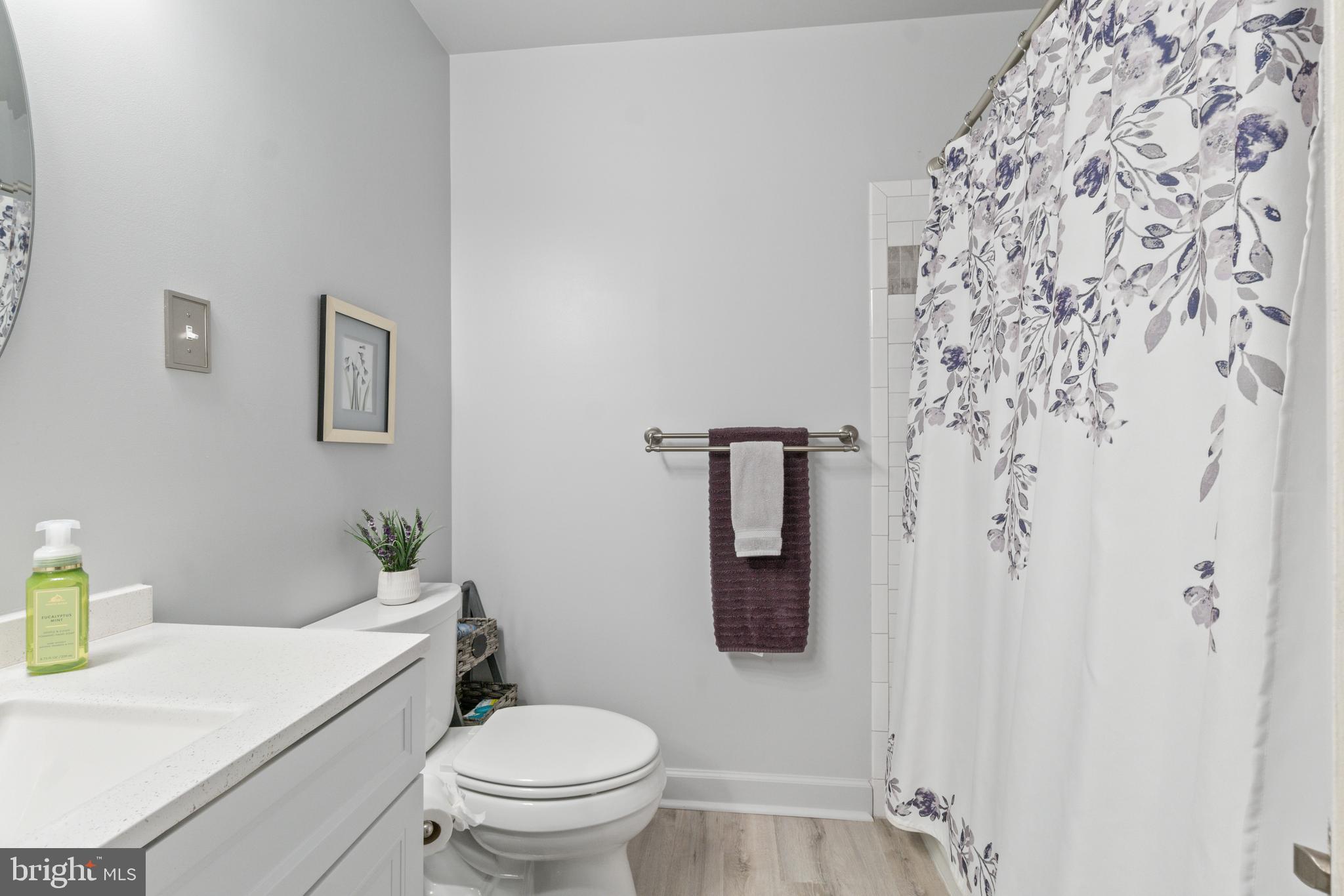 CROMWELL STATION - Residential