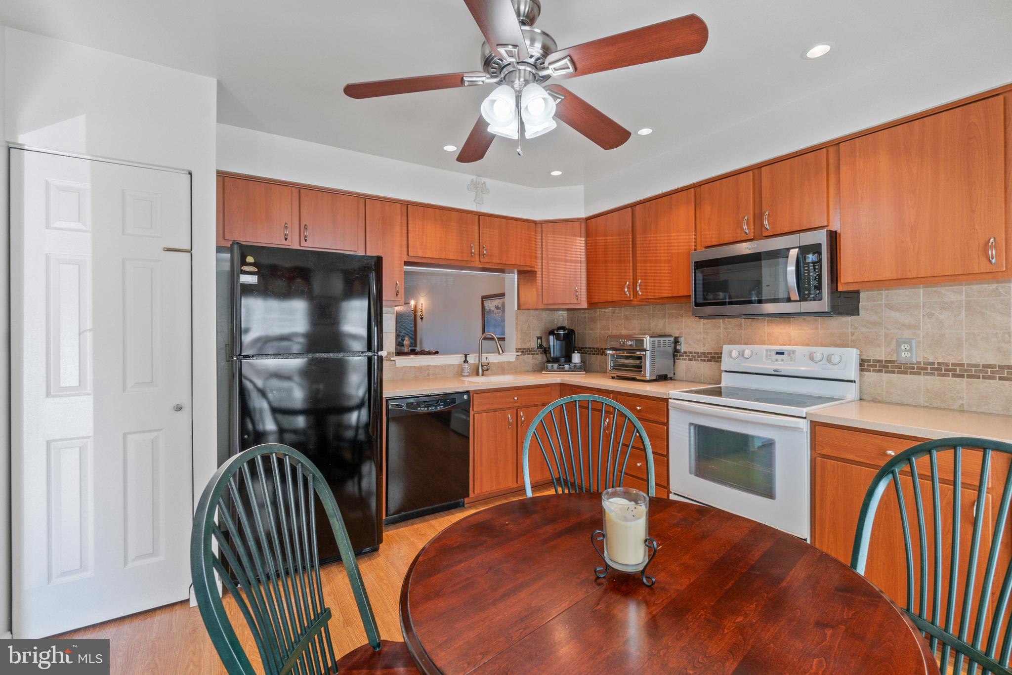 CROMWELL STATION - Residential