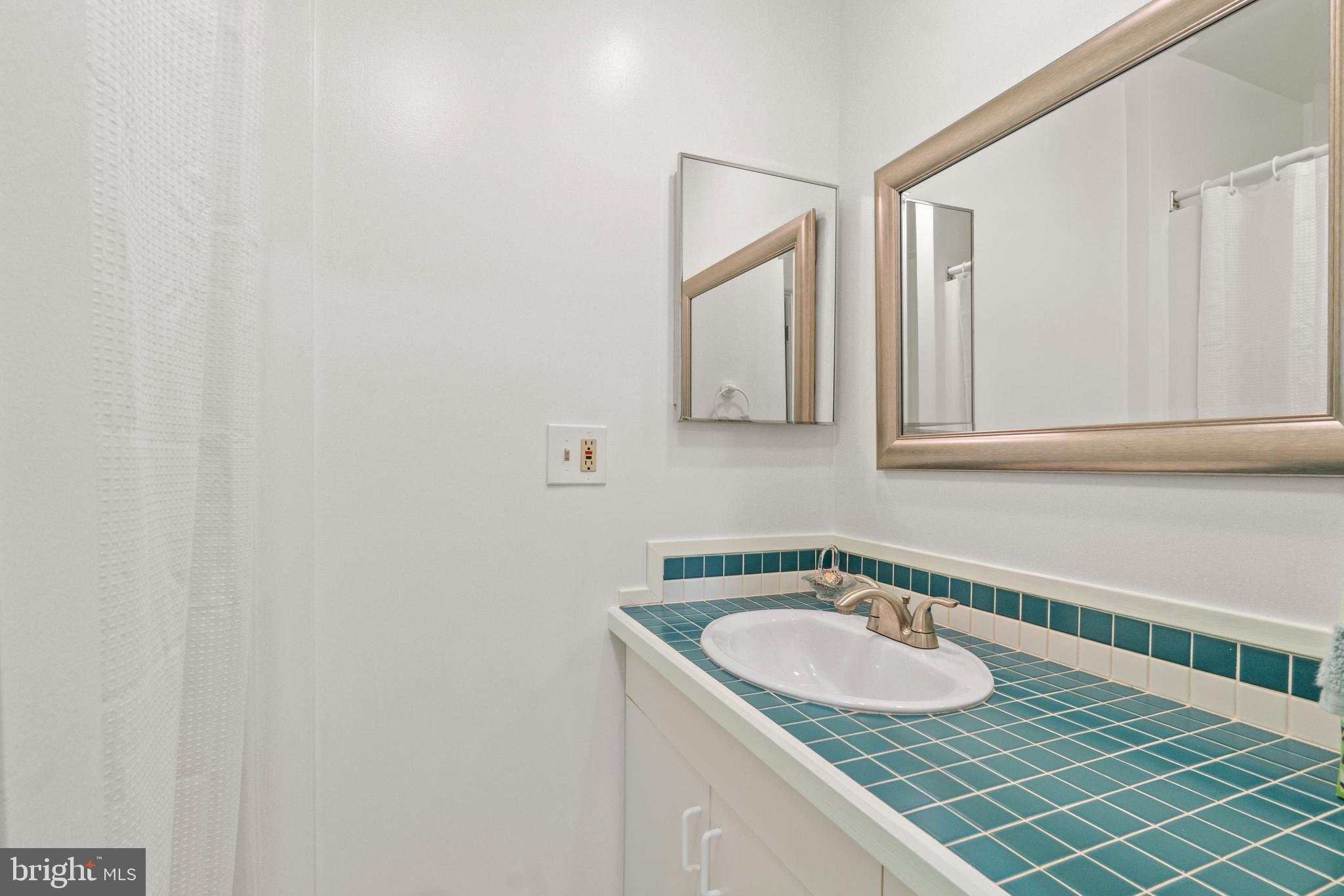 CROMWELL STATION - Residential